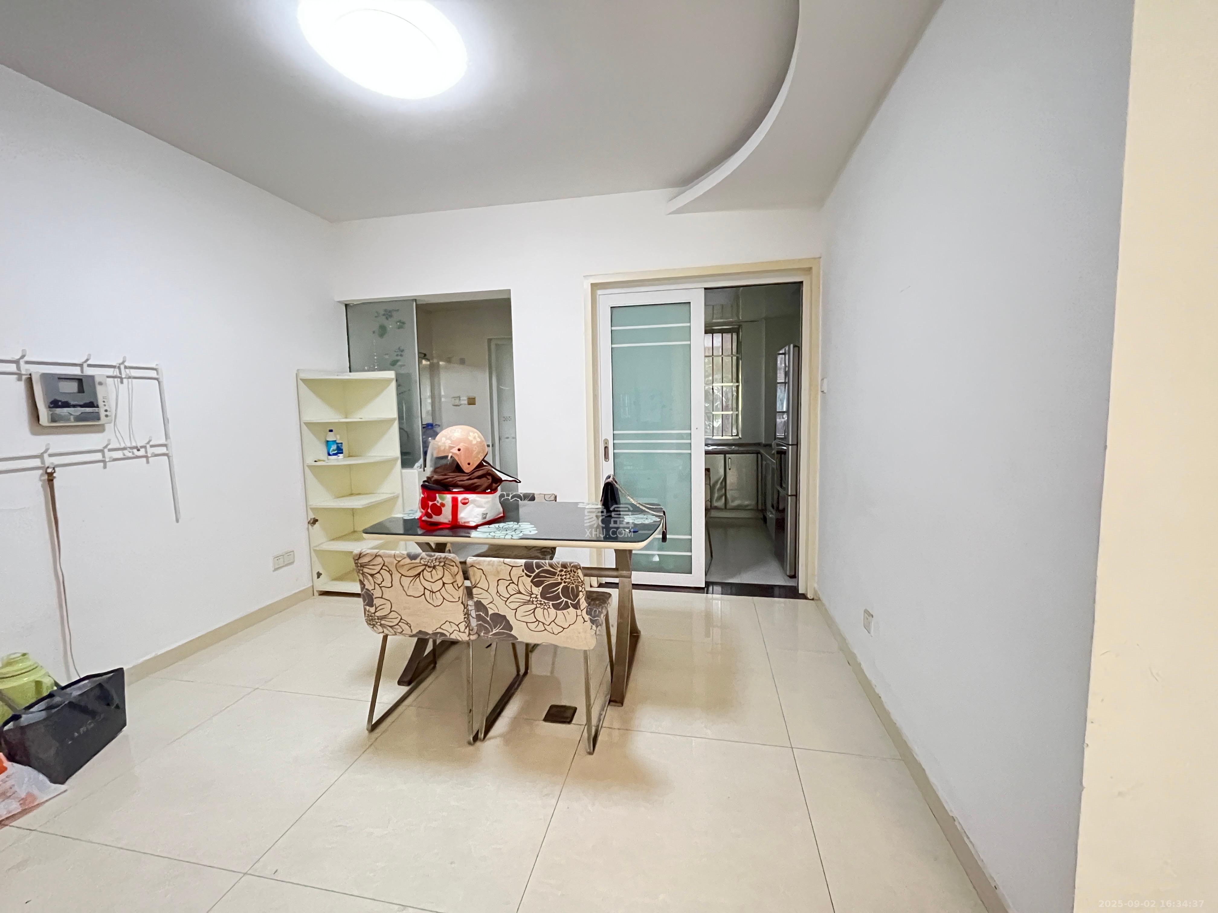 东门壹号家园  3室2厅2卫    2500.0元/月 东门壹号家园  3室2厅2卫    2500.0元/月室内图