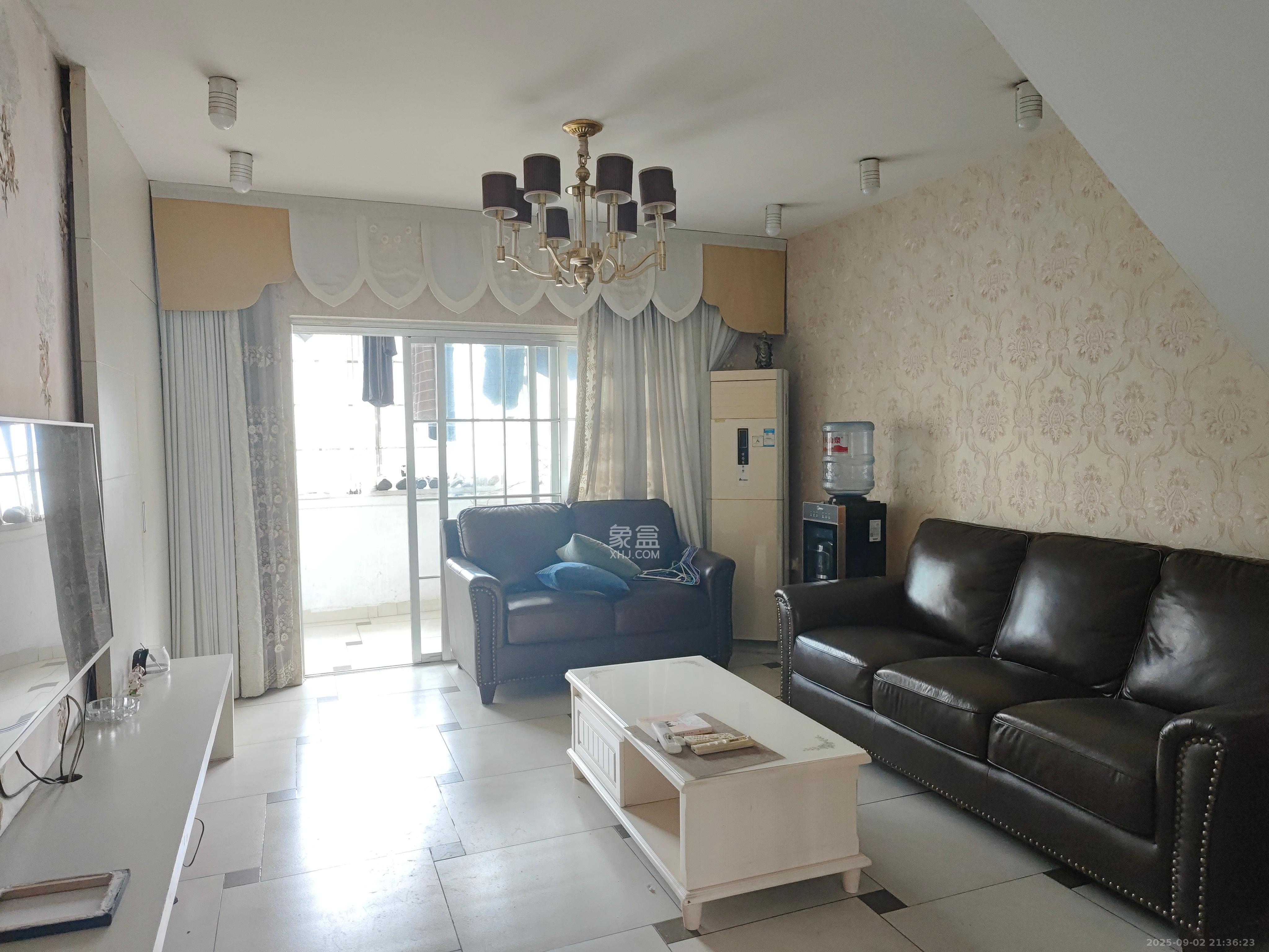 德润园  4室2厅2卫    2600.0元/月 德润园  4室2厅2卫    2600.0元/月室内图