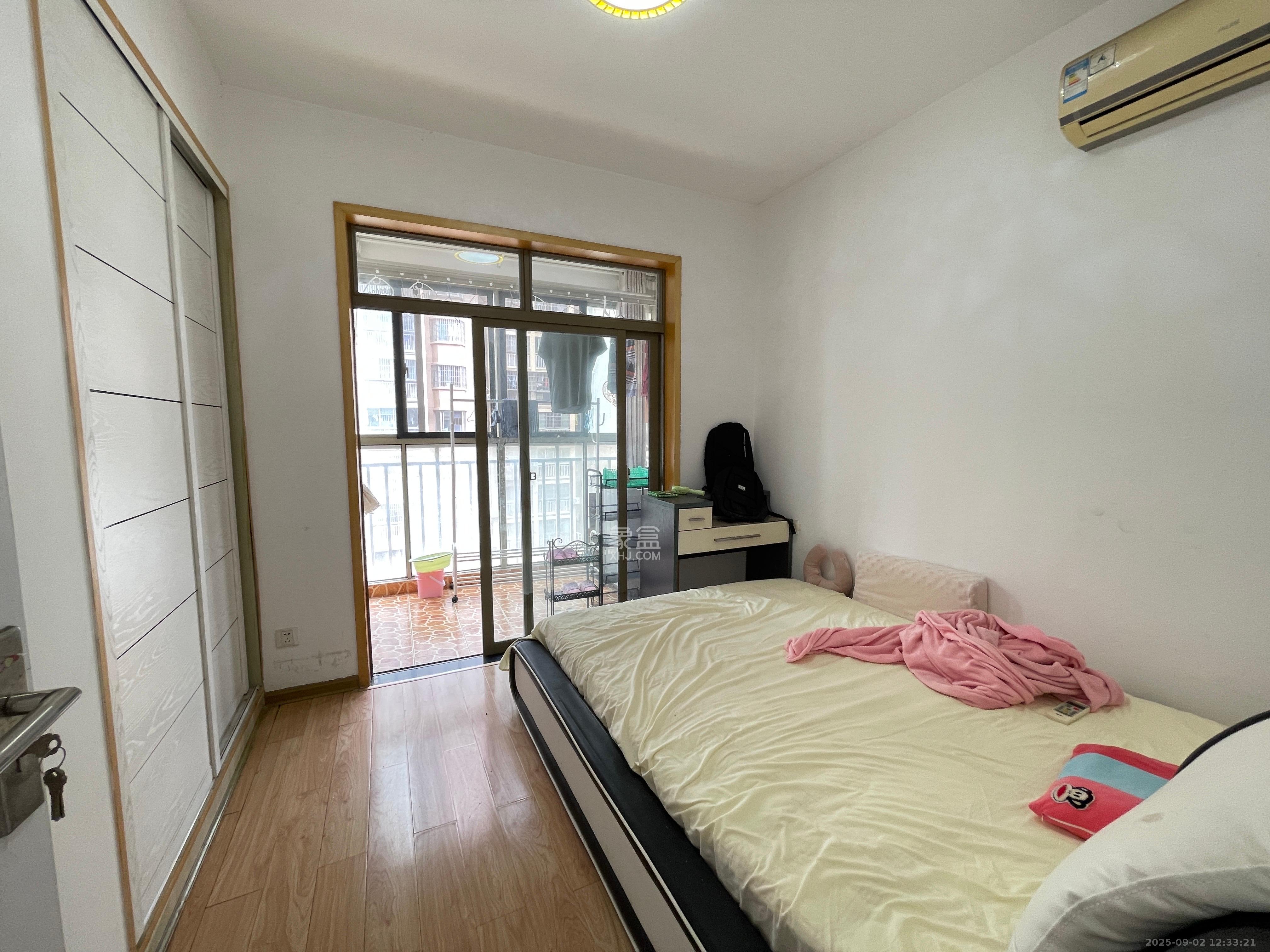 层上观邸  3室1厅1卫   2500.00元/月室内图