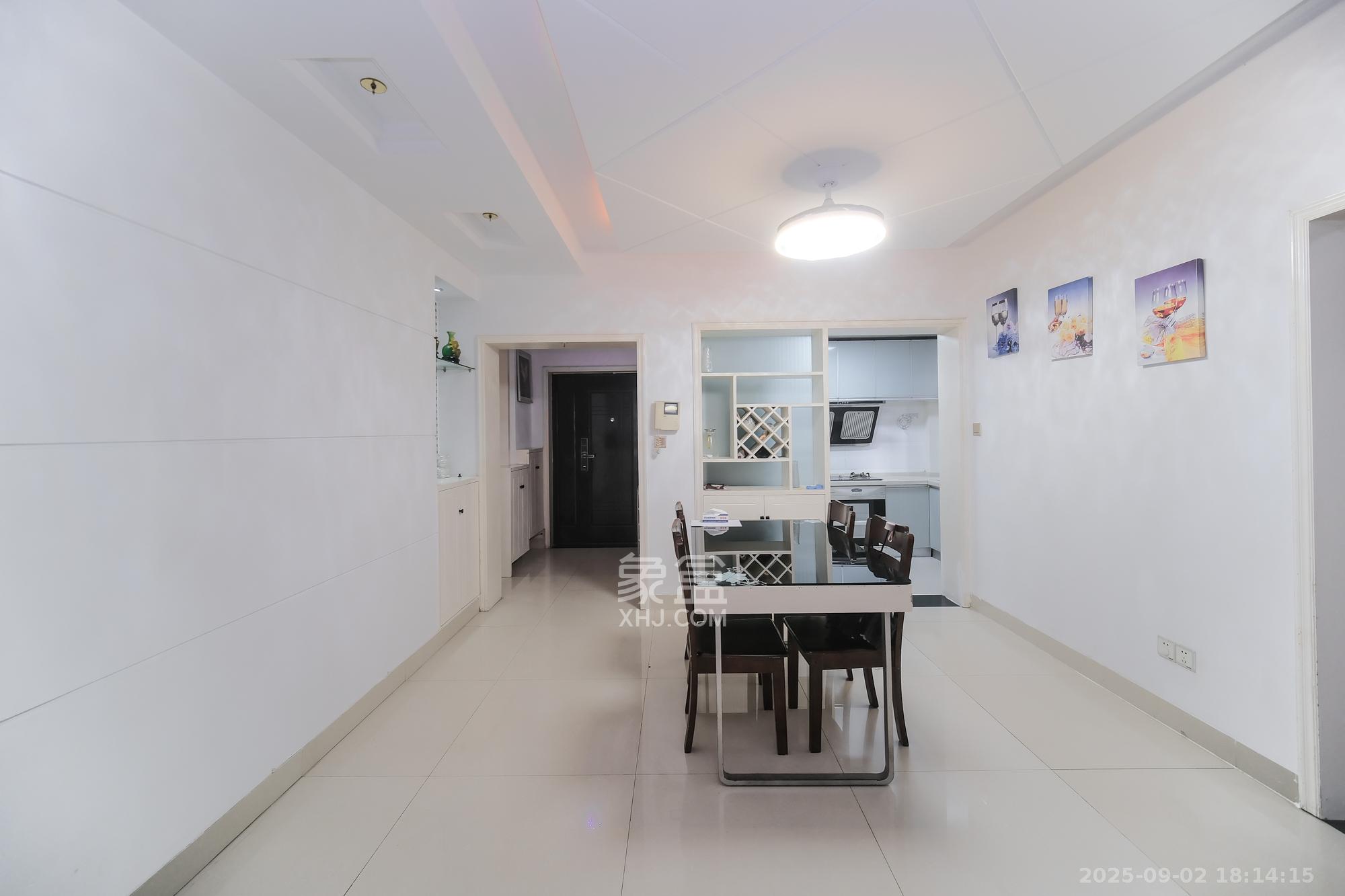 圆梦完美生活  3室2厅2卫    75.0万客厅