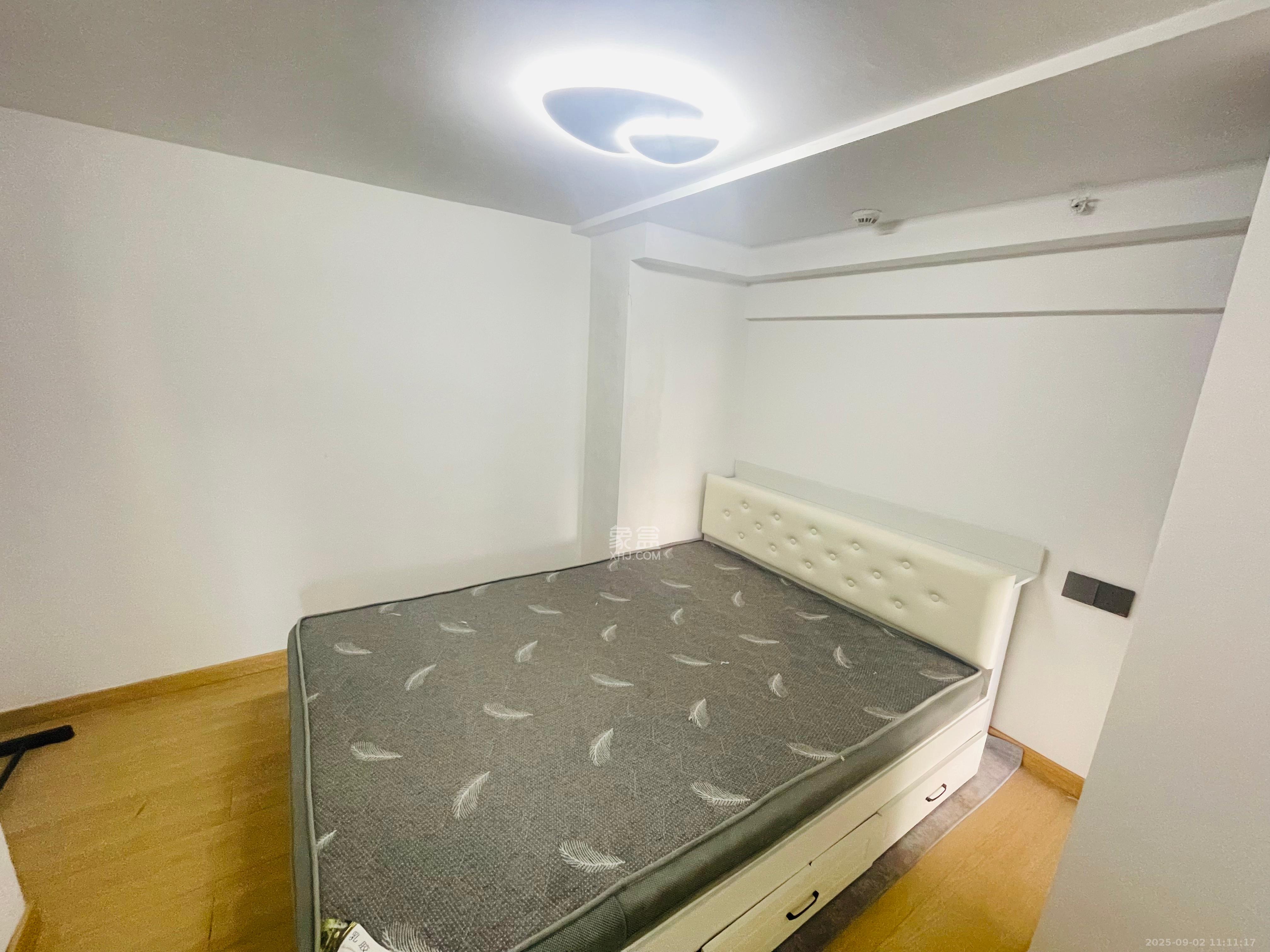 中国铁建湘语梅溪  2室2厅2卫   1800.00元/月室内图