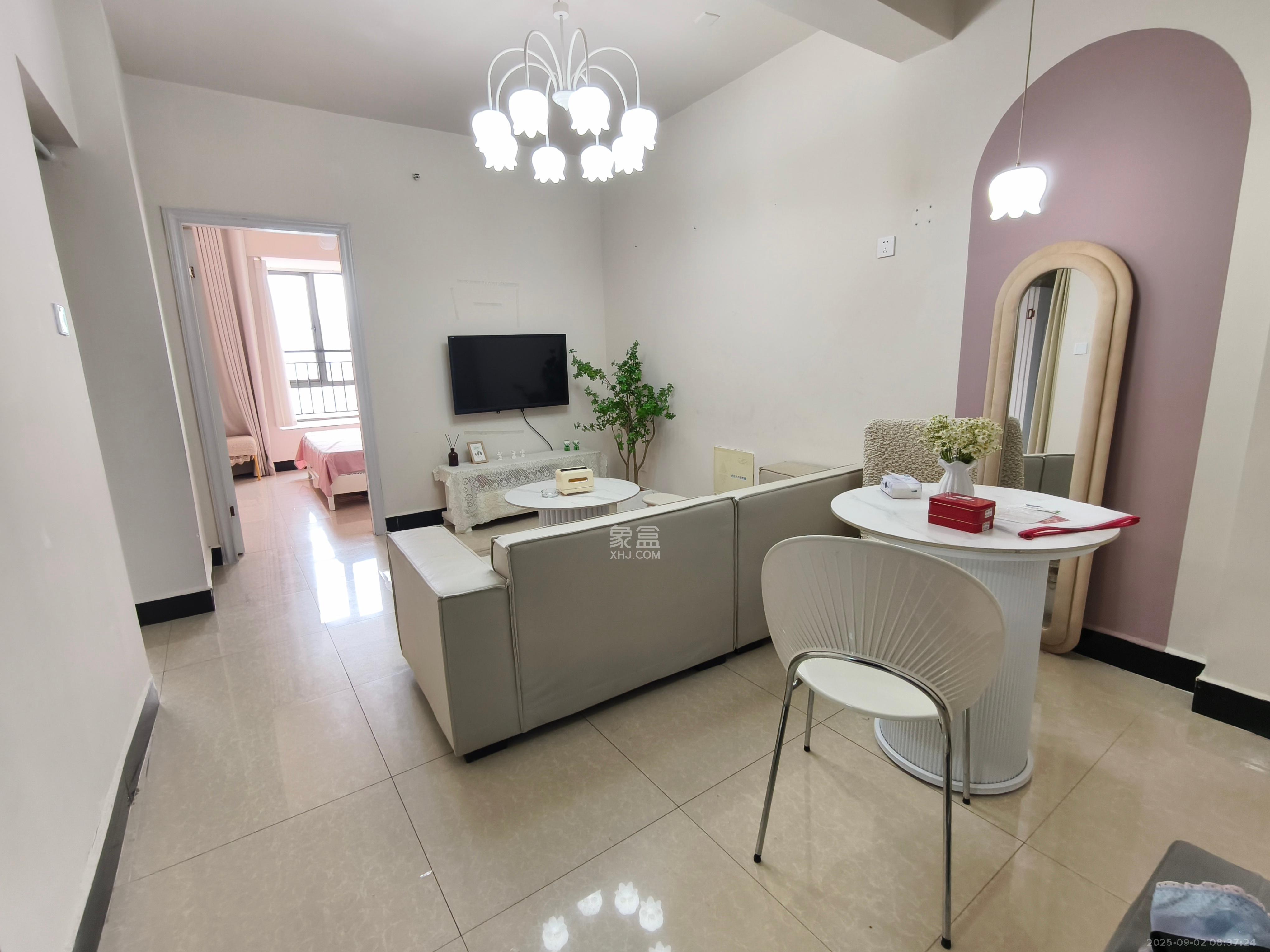 钱隆樽品(一、二、三期) 2室1厅1卫 2200.0元/月 钱隆樽品(一、二、三期) 2室1厅1卫 2200.0元/月室内图