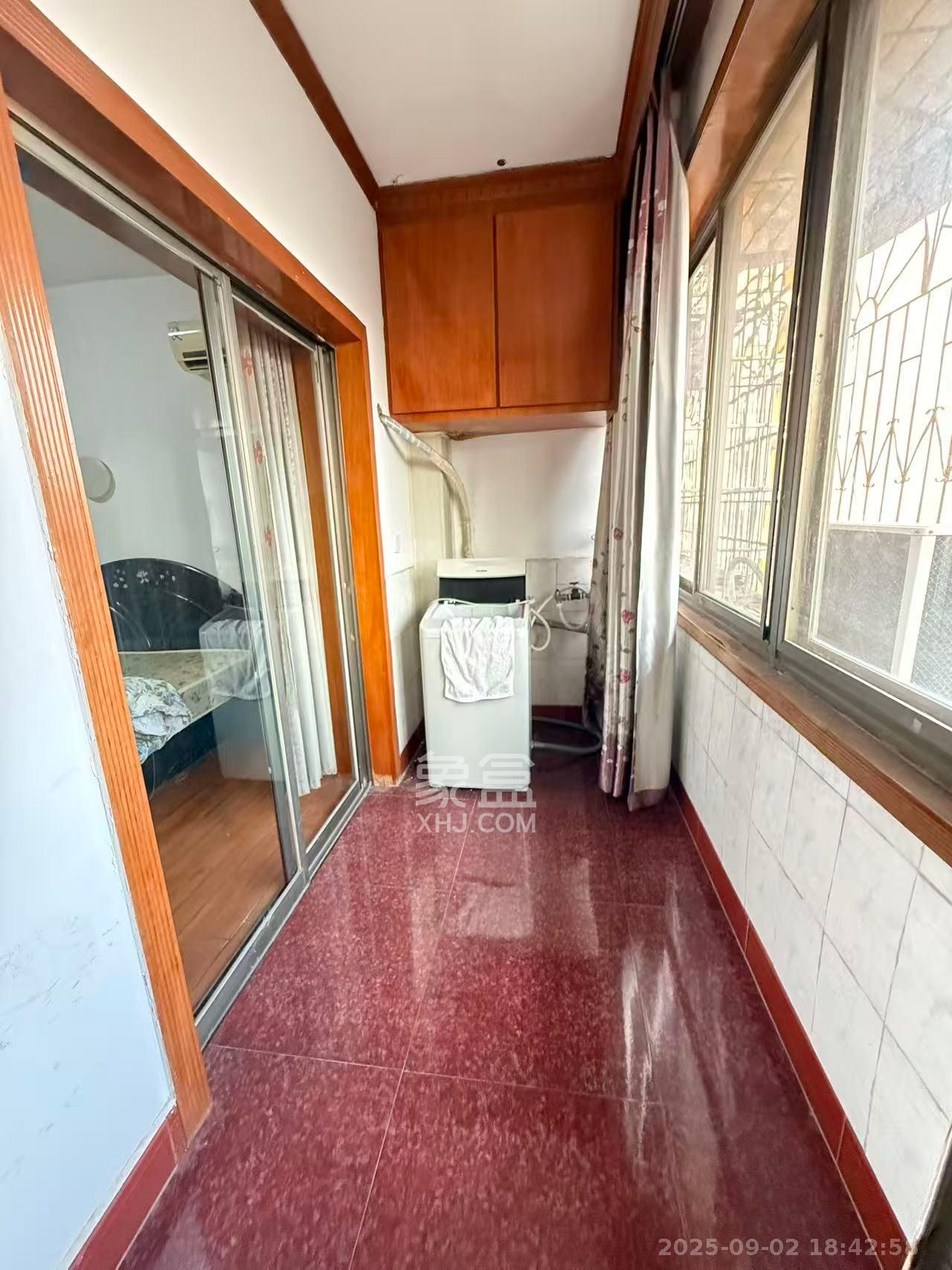 中建五局信和苑三区 2室2厅1卫 1500.0元/月 中建五局信和苑三区 2室2厅1卫 1500.0元/月室内图