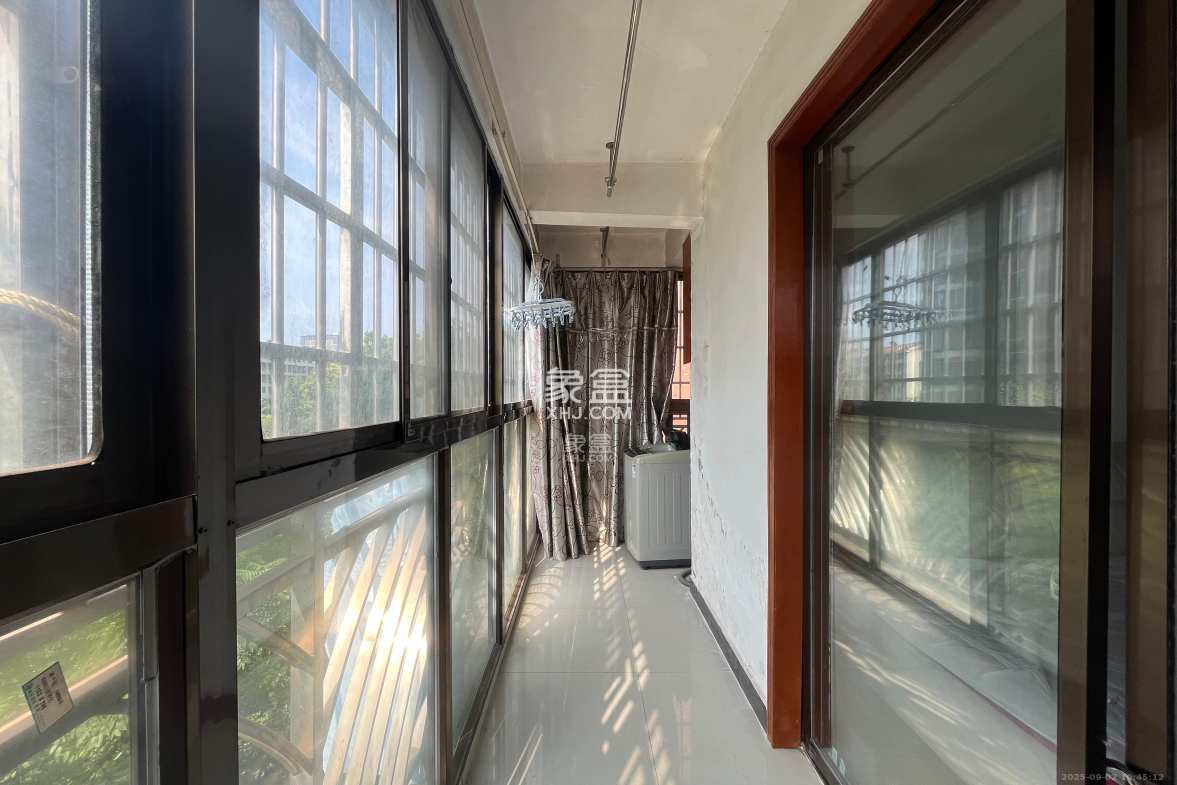 丽都桃源(金峰北院二期)  3室2厅1卫    2400.0元/月 丽都桃源(金峰北院二期)  3室2厅1卫    2400.0元/月室内图