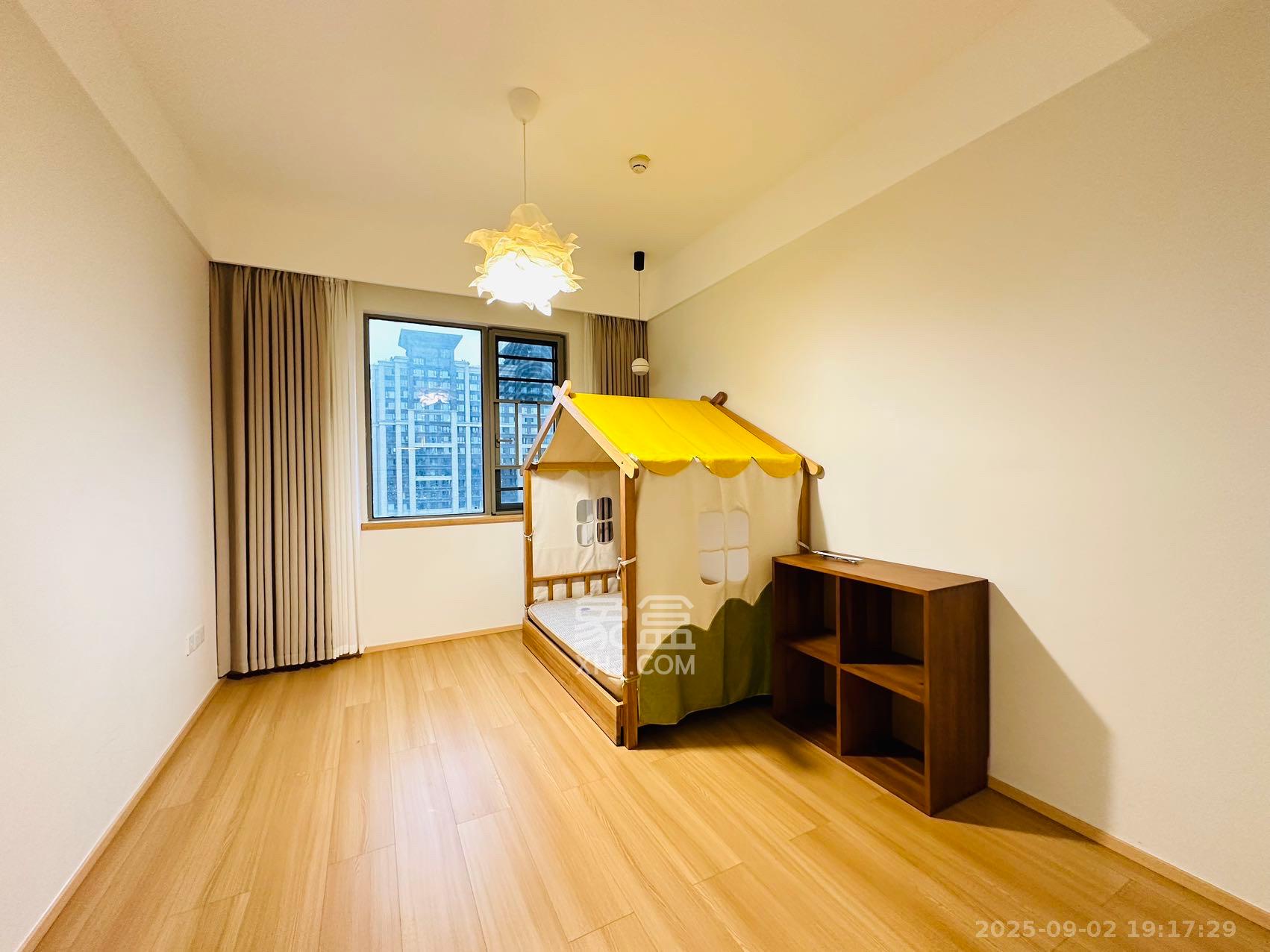 梅溪华府(新城金茂梦想华府)  4室2厅3卫    7000.0元/月 梅溪华府(新城金茂梦想华府)  4室2厅3卫    7000.0元/月室内图