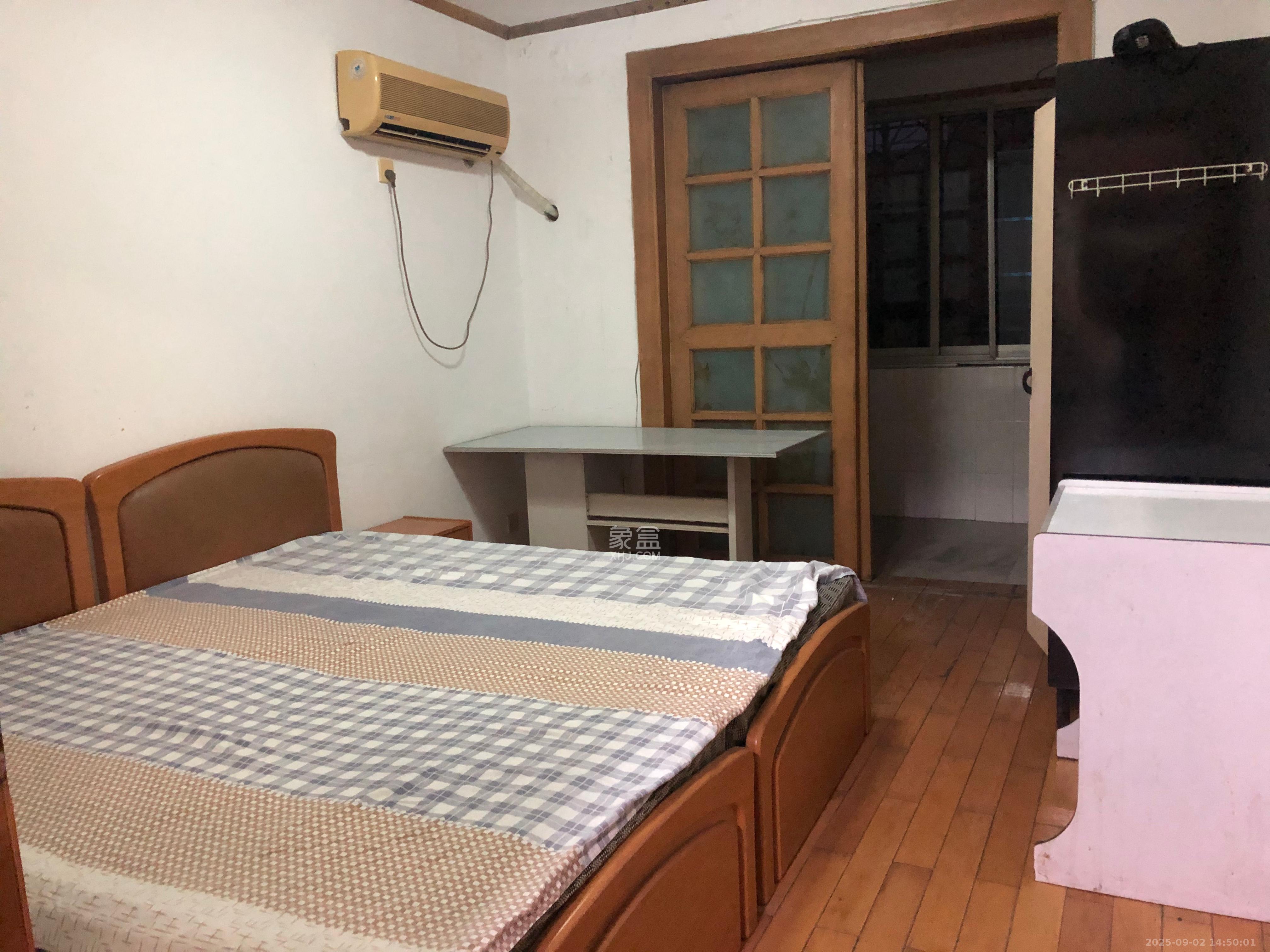 公交园小区(公交新村) 2室1厅1卫 1500.0元/月 公交园小区(公交新村) 2室1厅1卫 1500.0元/月室内图