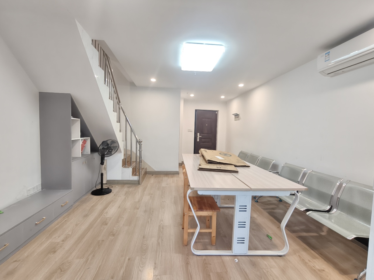 锦地翰城四期 2室2厅2卫 2200.0元/月 锦地翰城四期 2室2厅2卫 2200.0元/月室内图