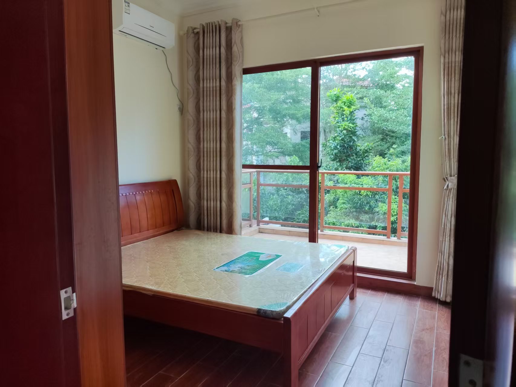 山湖海 5室3厅3卫 4200.0元/月 山湖海 5室3厅3卫 4200.0元/月室内图