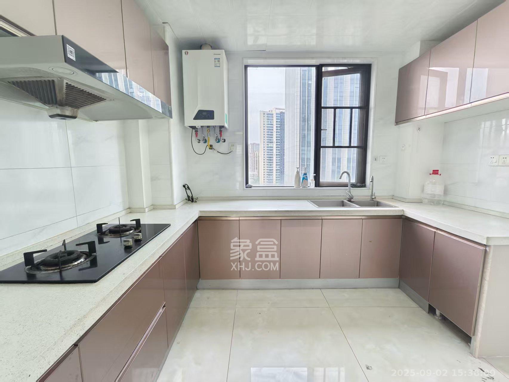 中国铁建洋湖苑 3室2厅2卫 2400.0元/月 中国铁建洋湖苑 3室2厅2卫 2400.0元/月室内图