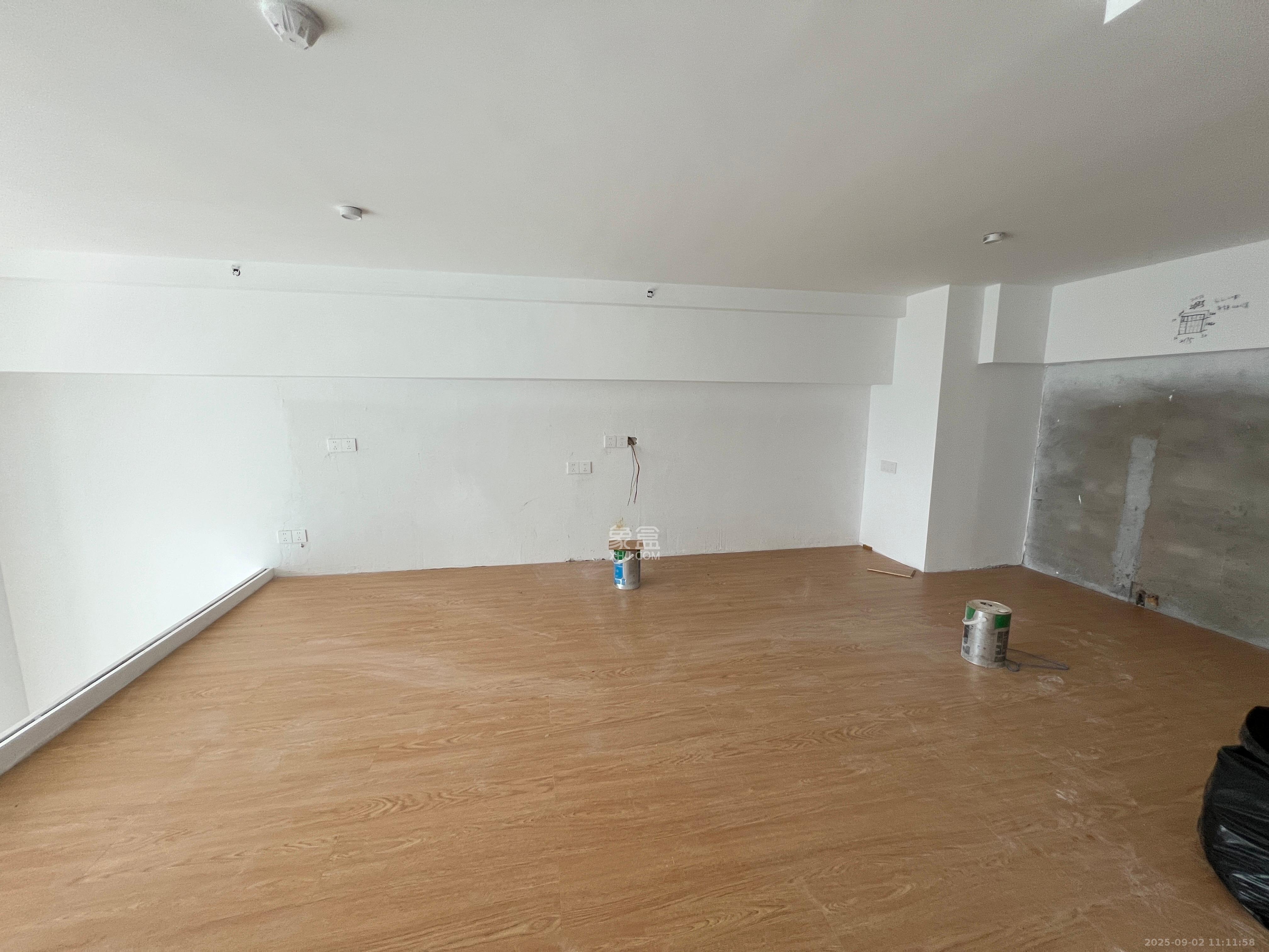 绿地商务广场 1室0厅0卫 2900.0元/月 绿地商务广场 1室0厅0卫 2900.0元/月室内图