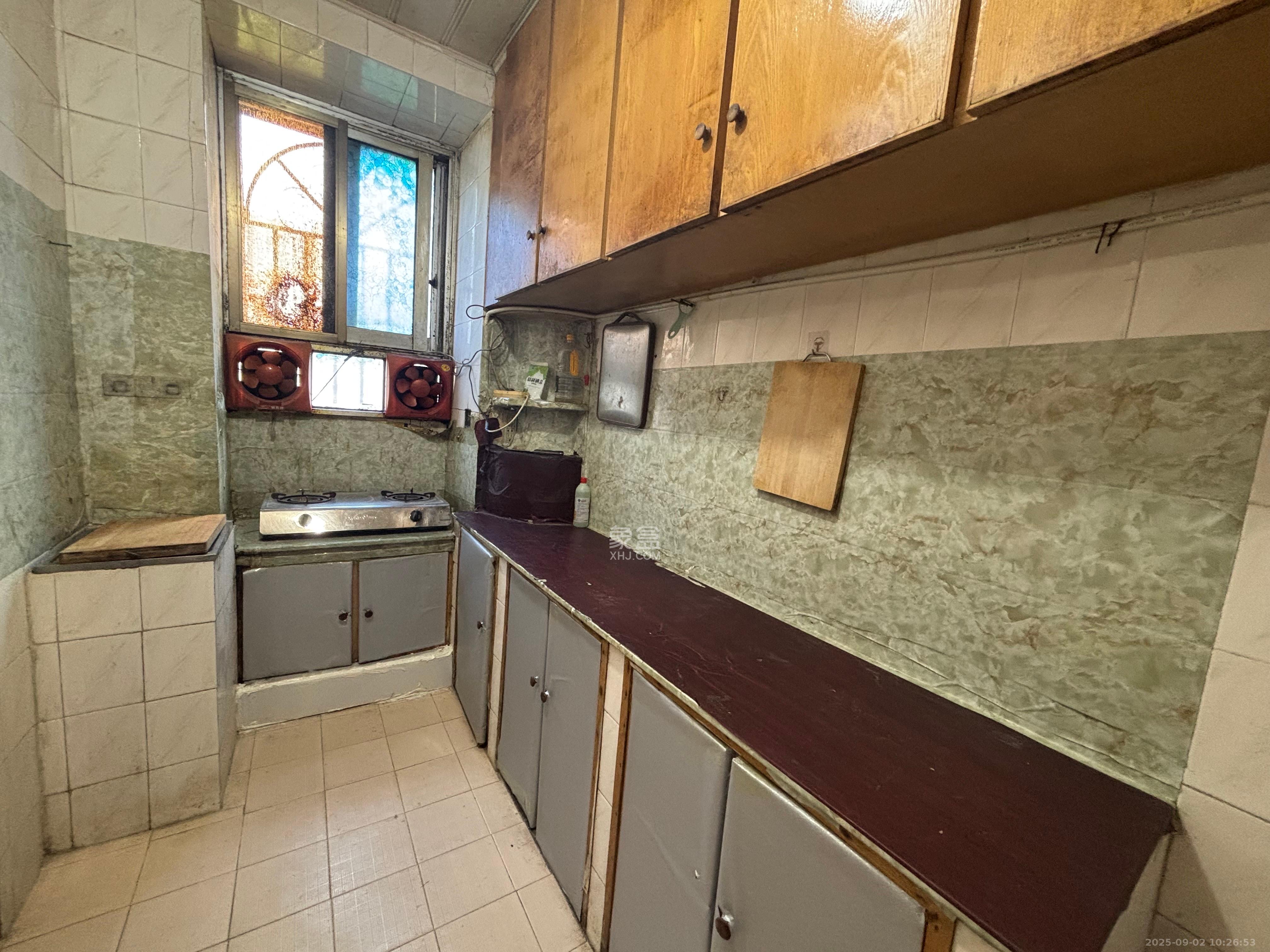 茶馆屋  2室2厅1卫    1300.0元/月 茶馆屋  2室2厅1卫    1300.0元/月室内图