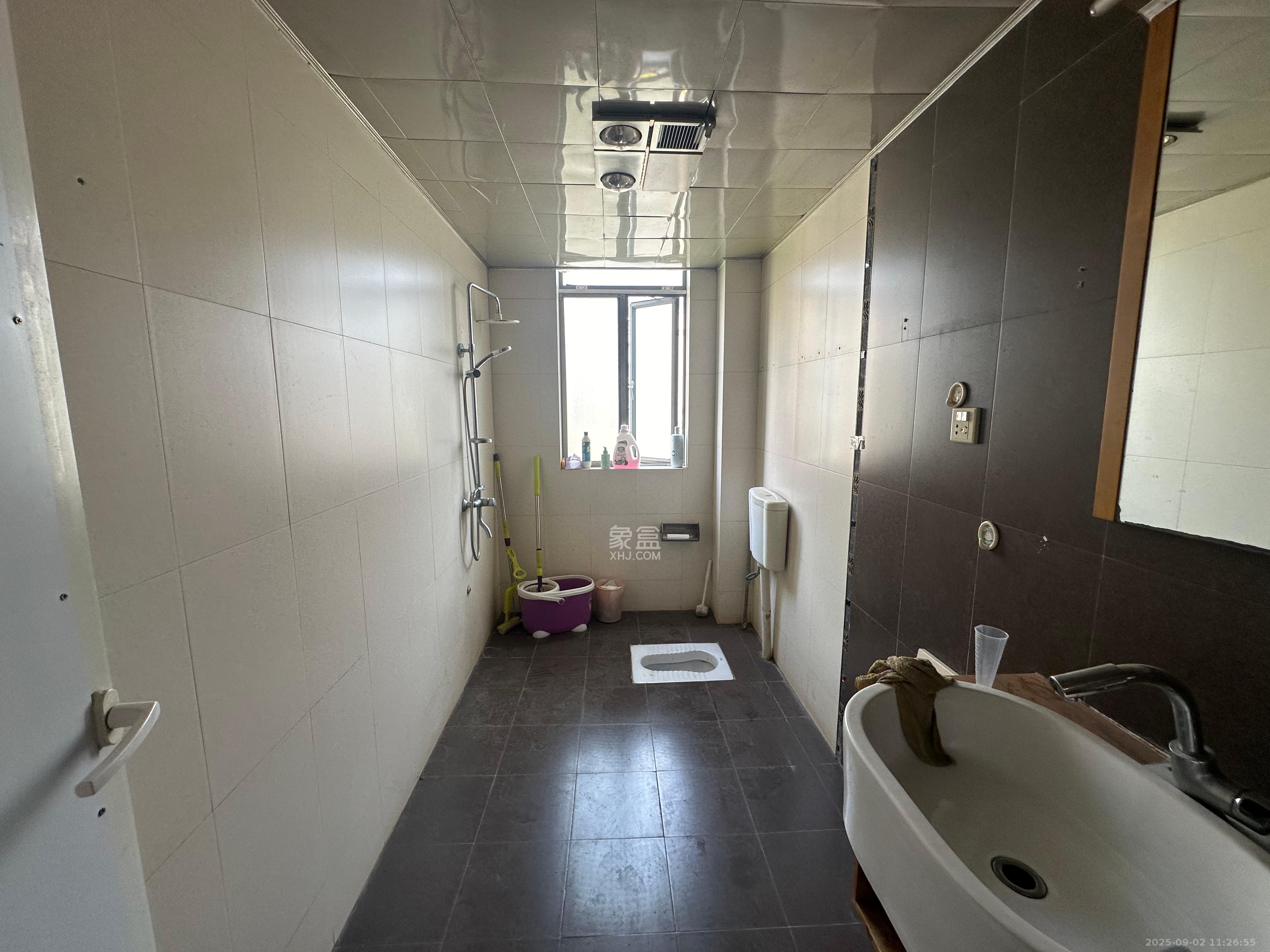 上海城小区  3室2厅2卫    2300.0元/月 上海城小区  3室2厅2卫    2300.0元/月室内图