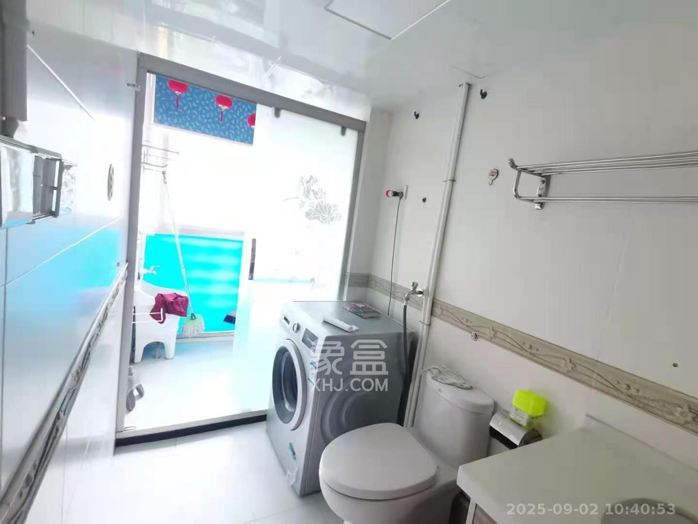 颐美园 3室2厅2卫 3000.0元/月 颐美园 3室2厅2卫 3000.0元/月室内图