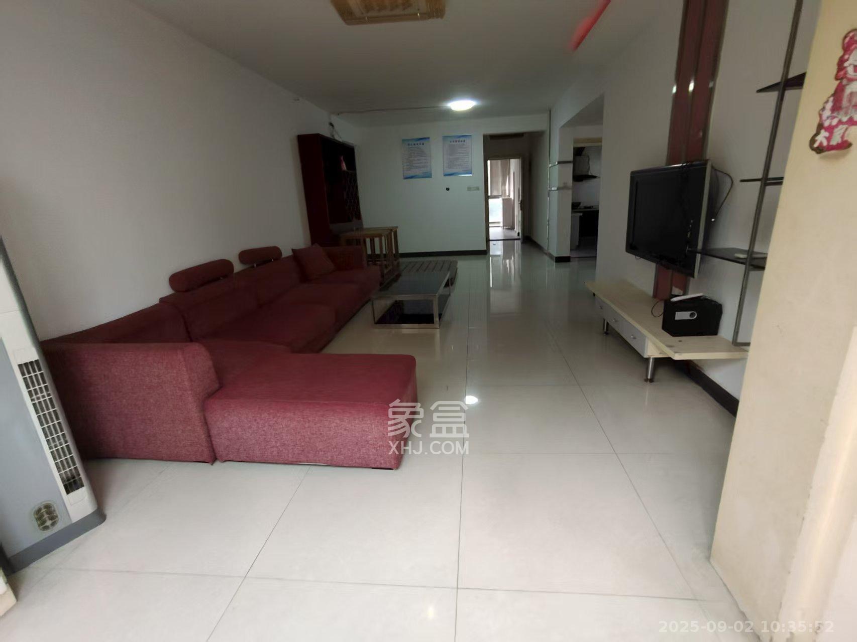 阳光100二期  4室2厅1卫    1800.0元/月室内图