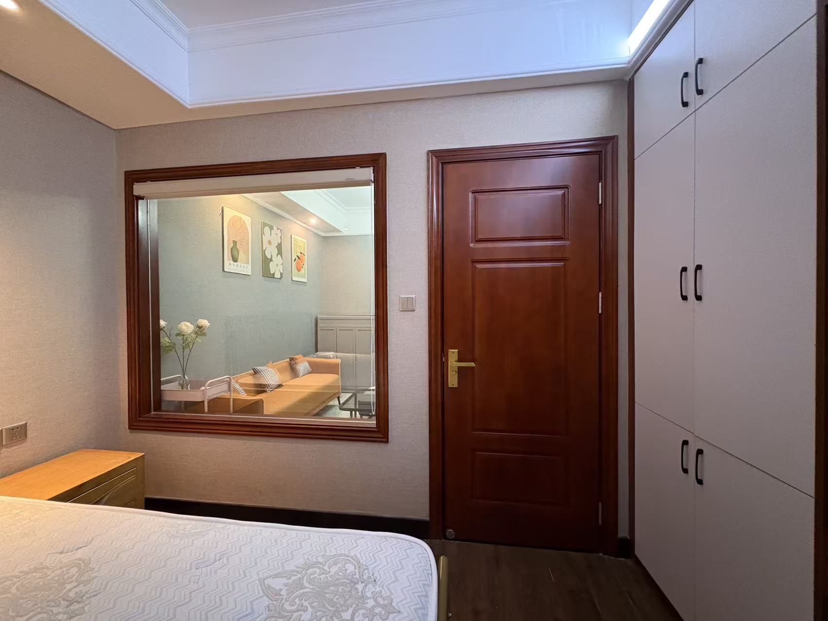 江岸公馆 1室1厅1卫 1300.00元/月 江岸公馆 1室1厅1卫 1300.00元/月室内图