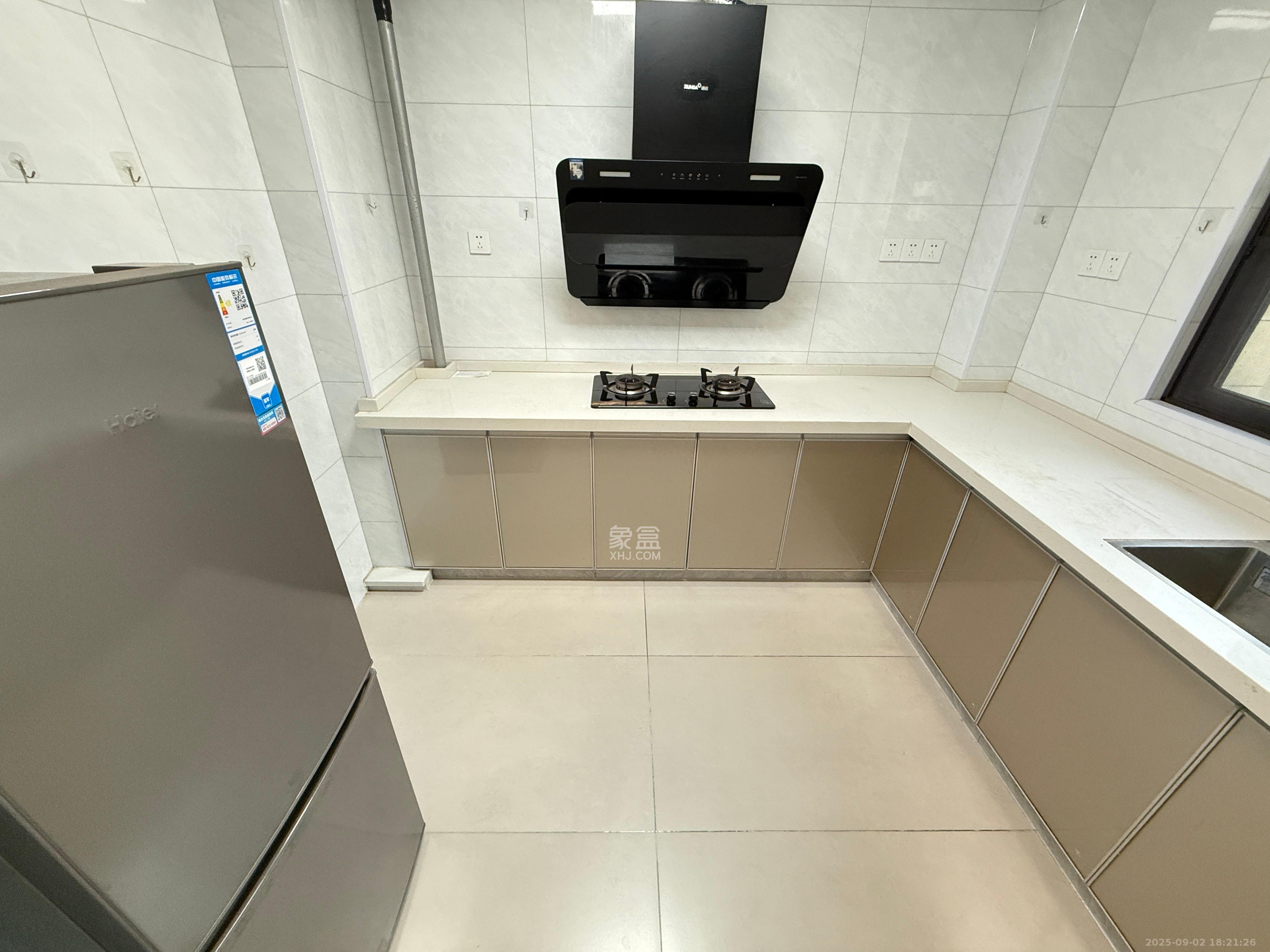 世茂璀璨天城  4室2厅2卫    4000.0元/月室内图