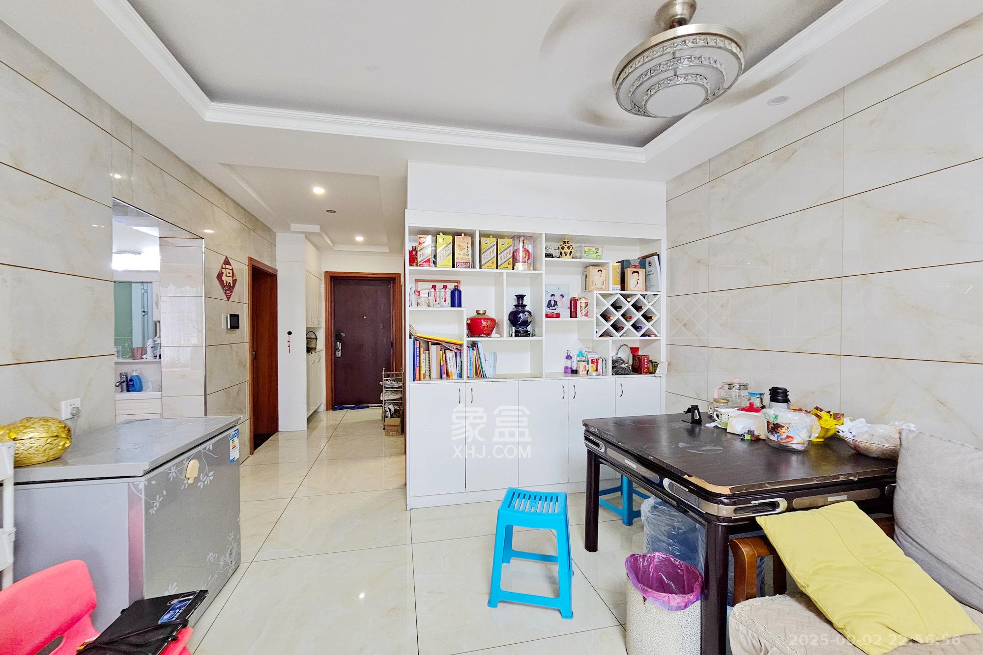 阳光城尚东湾青云苑 3室2厅1卫 75.0万 阳光城尚东湾青云苑 3室2厅1卫 75.0万客厅