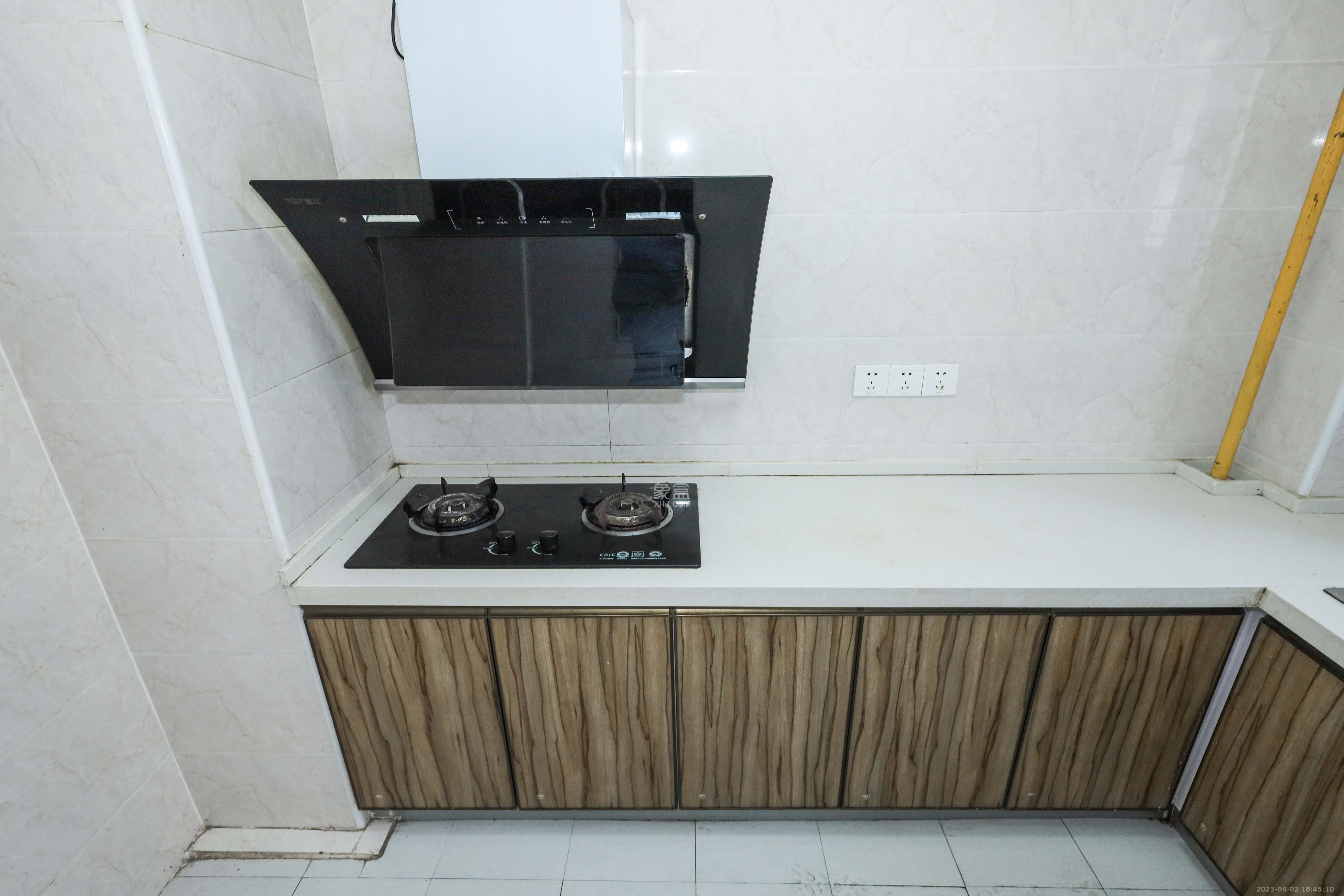 中国铁建梅溪青秀二期 4室2厅2卫 142.0万 中国铁建梅溪青秀二期 4室2厅2卫 142.0万厨房