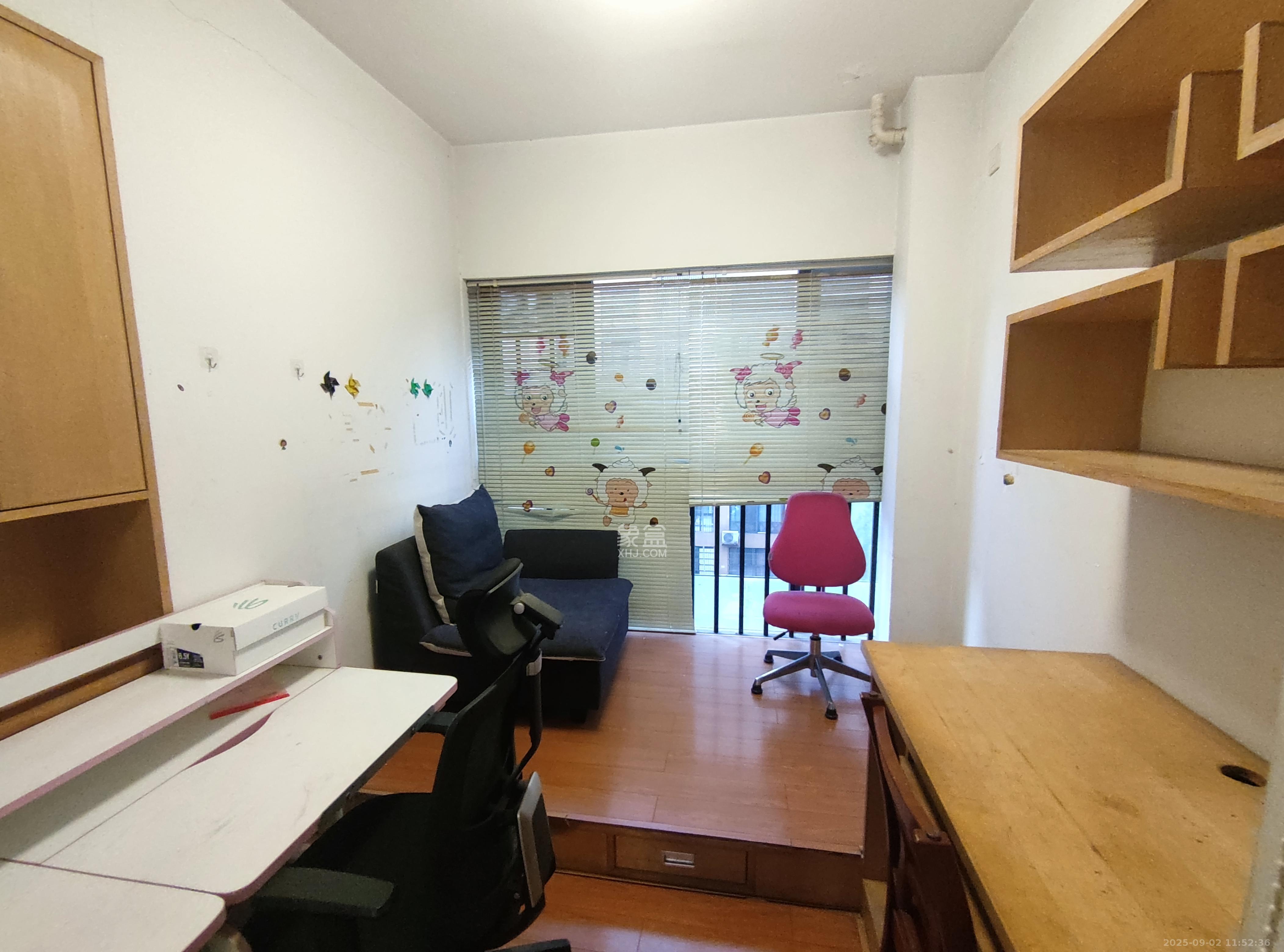 中城丽景香山园  3室2厅1卫    2800.0元/月 中城丽景香山园  3室2厅1卫    2800.0元/月室内图