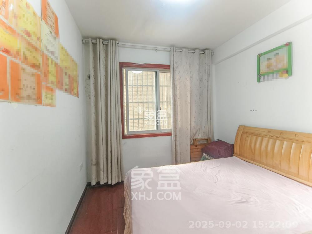 世景华庭 3室2厅2卫 2500.0元/月 世景华庭 3室2厅2卫 2500.0元/月室内图