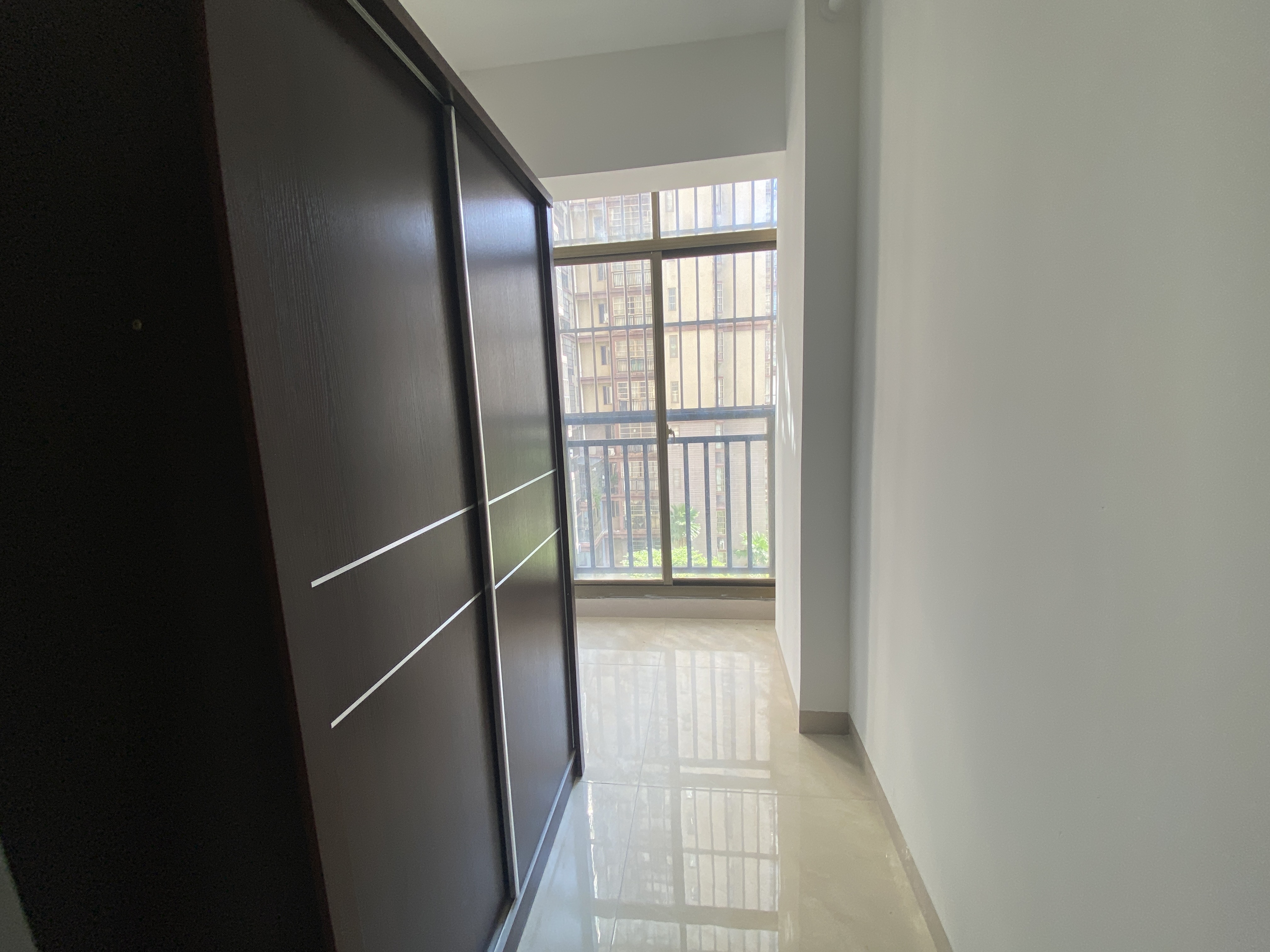 滨江绿都 2室2厅1卫 2100.0元/月 滨江绿都 2室2厅1卫 2100.0元/月室内图