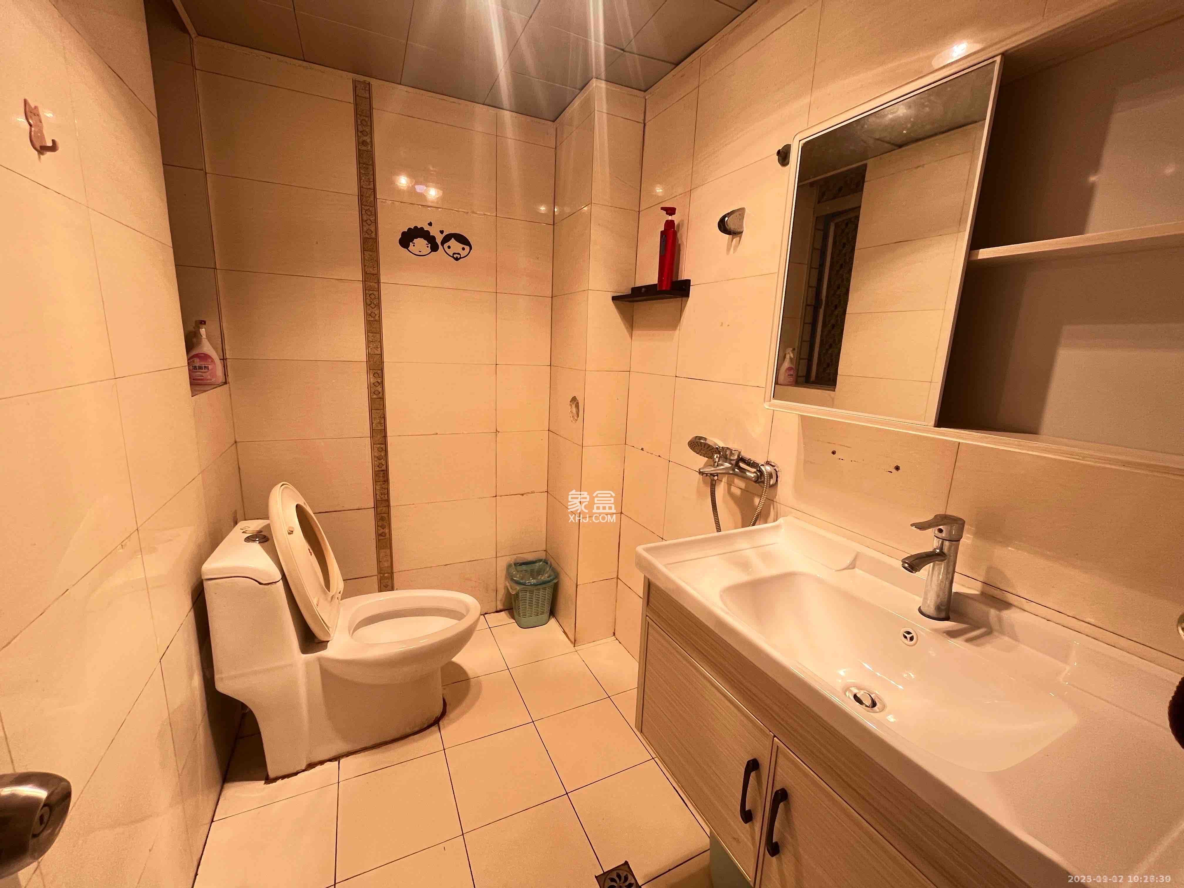 东方新世界 1室1厅1卫 1300.0元/月 东方新世界 1室1厅1卫 1300.0元/月室内图