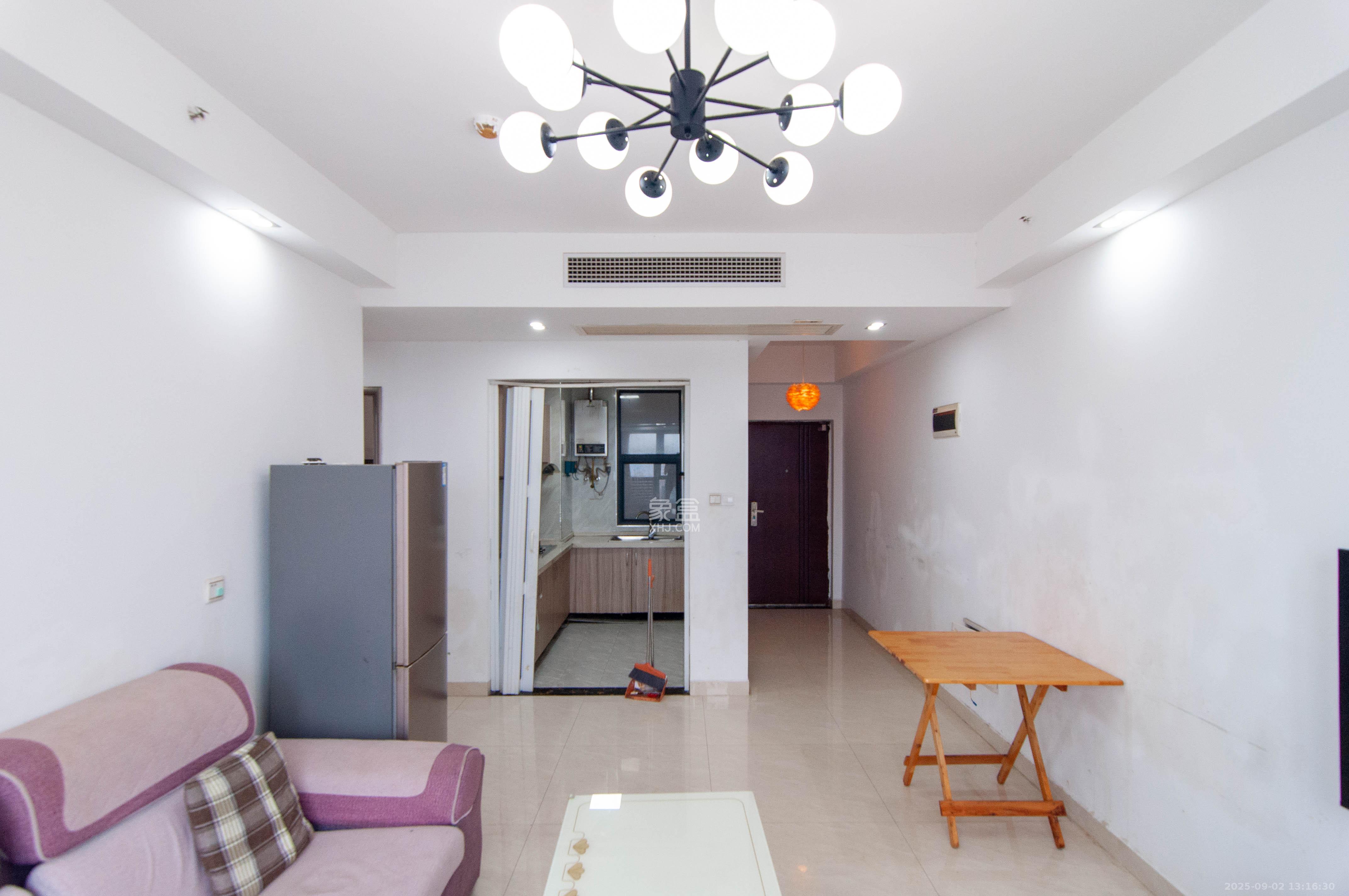 达美美立方  2室2厅1卫    65.0万客厅