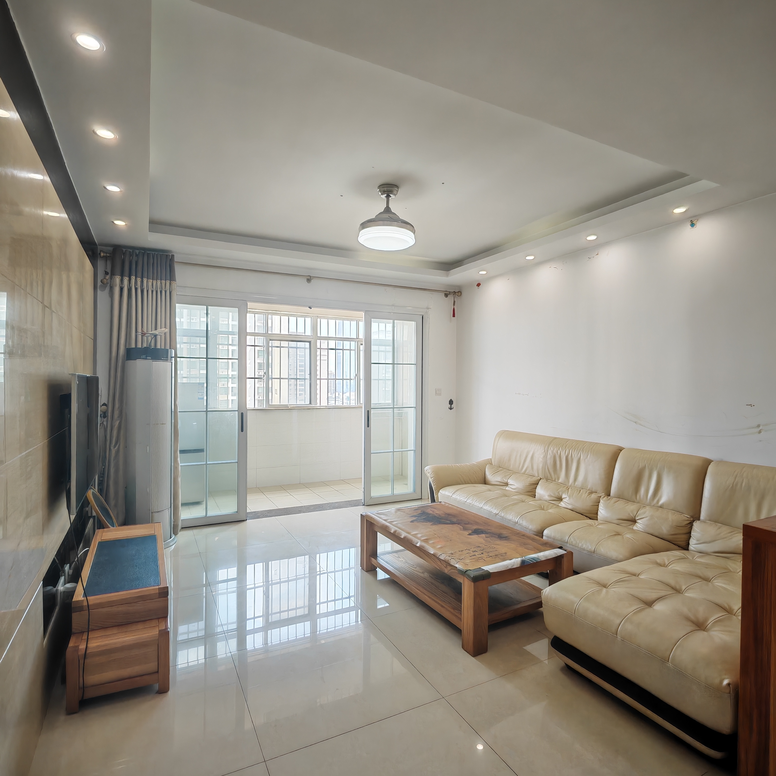 学苑公寓 3室2厅2卫 3100.0元/月 学苑公寓 3室2厅2卫 3100.0元/月室内图