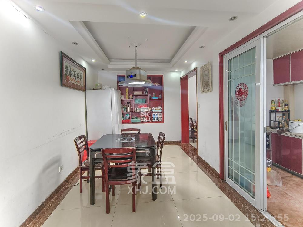 世景华庭  3室2厅2卫    2500.0元/月室内图