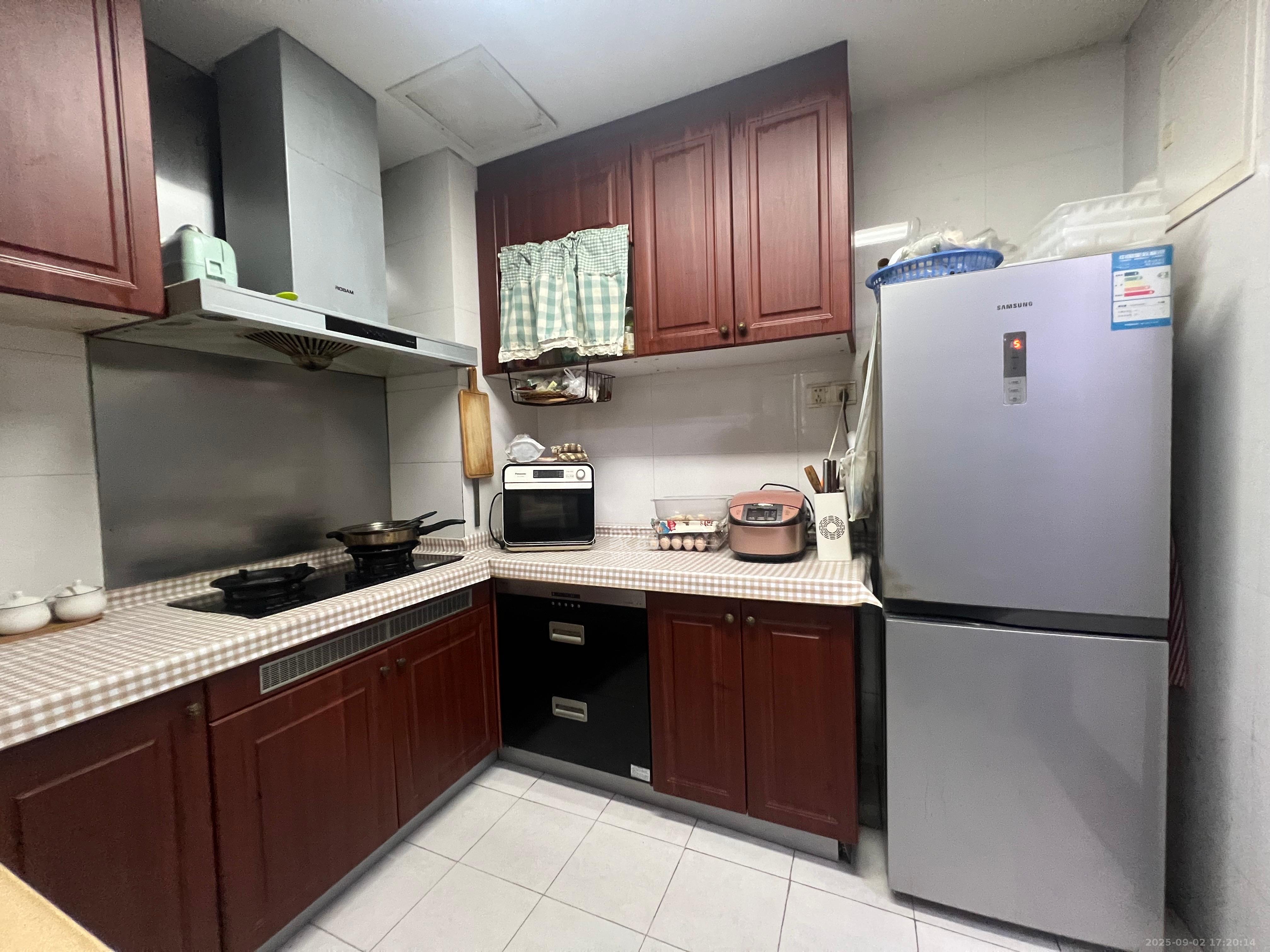 恒大绿洲  1室2厅2卫    3000.0元/月室内图