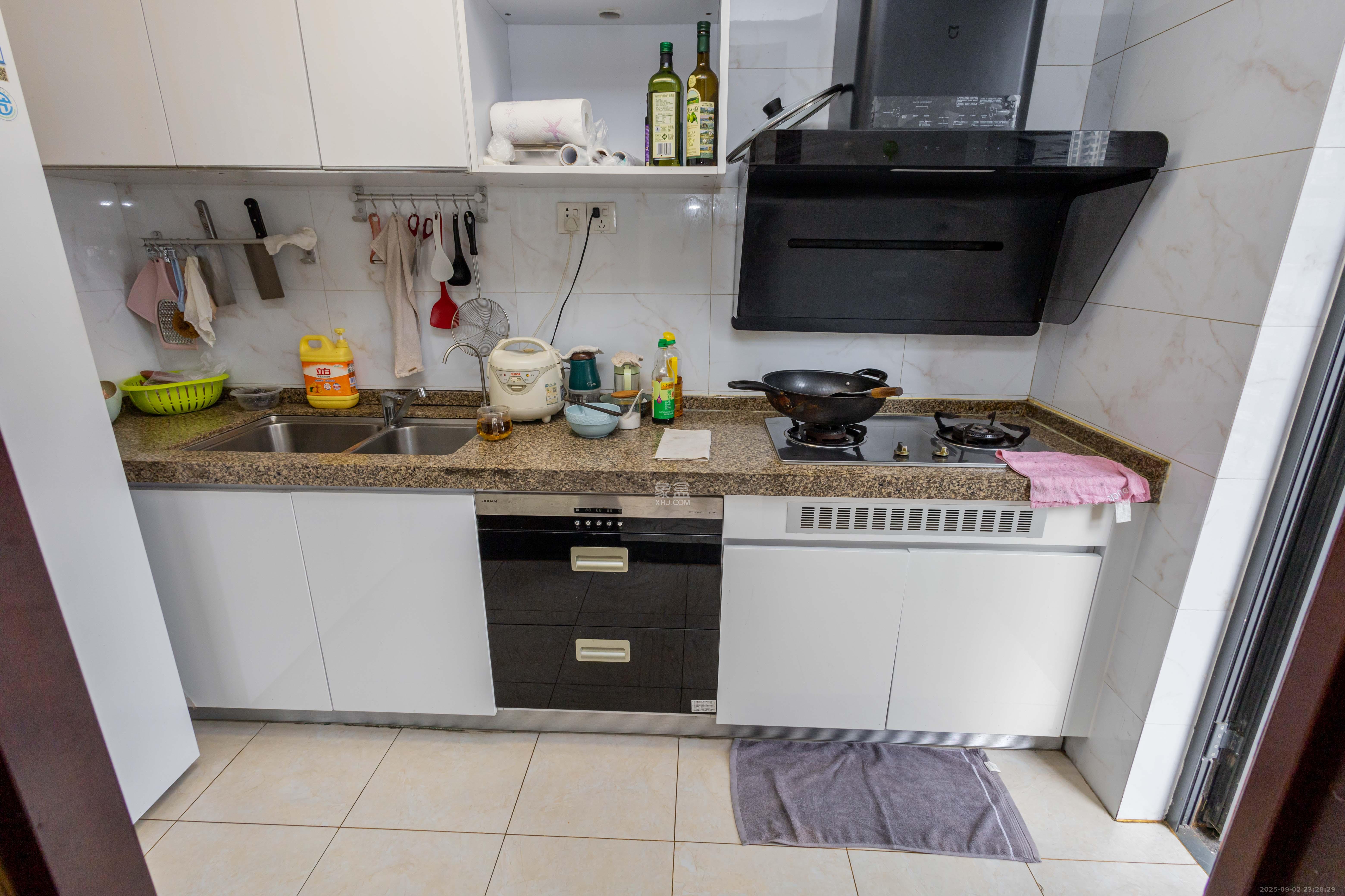 恒大江湾  3室2厅2卫    106.8万厨房