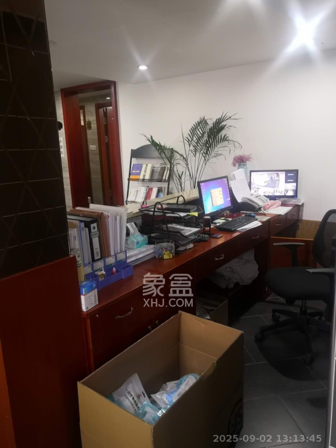 山水湾 1室1厅1卫 1700.0元/月 山水湾 1室1厅1卫 1700.0元/月室内图