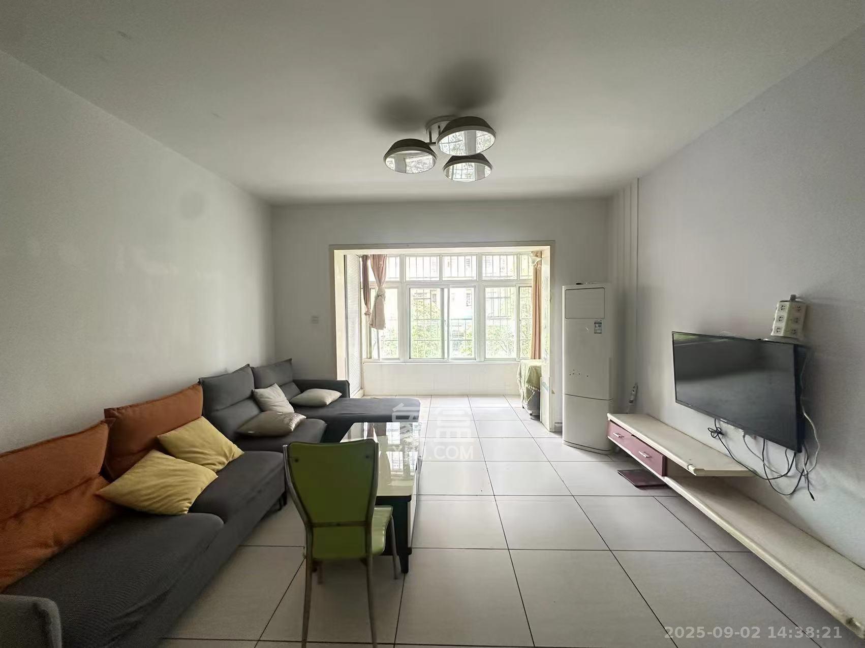 鄱阳小区 3室2厅1卫 1500.0元/月 鄱阳小区 3室2厅1卫 1500.0元/月室内图