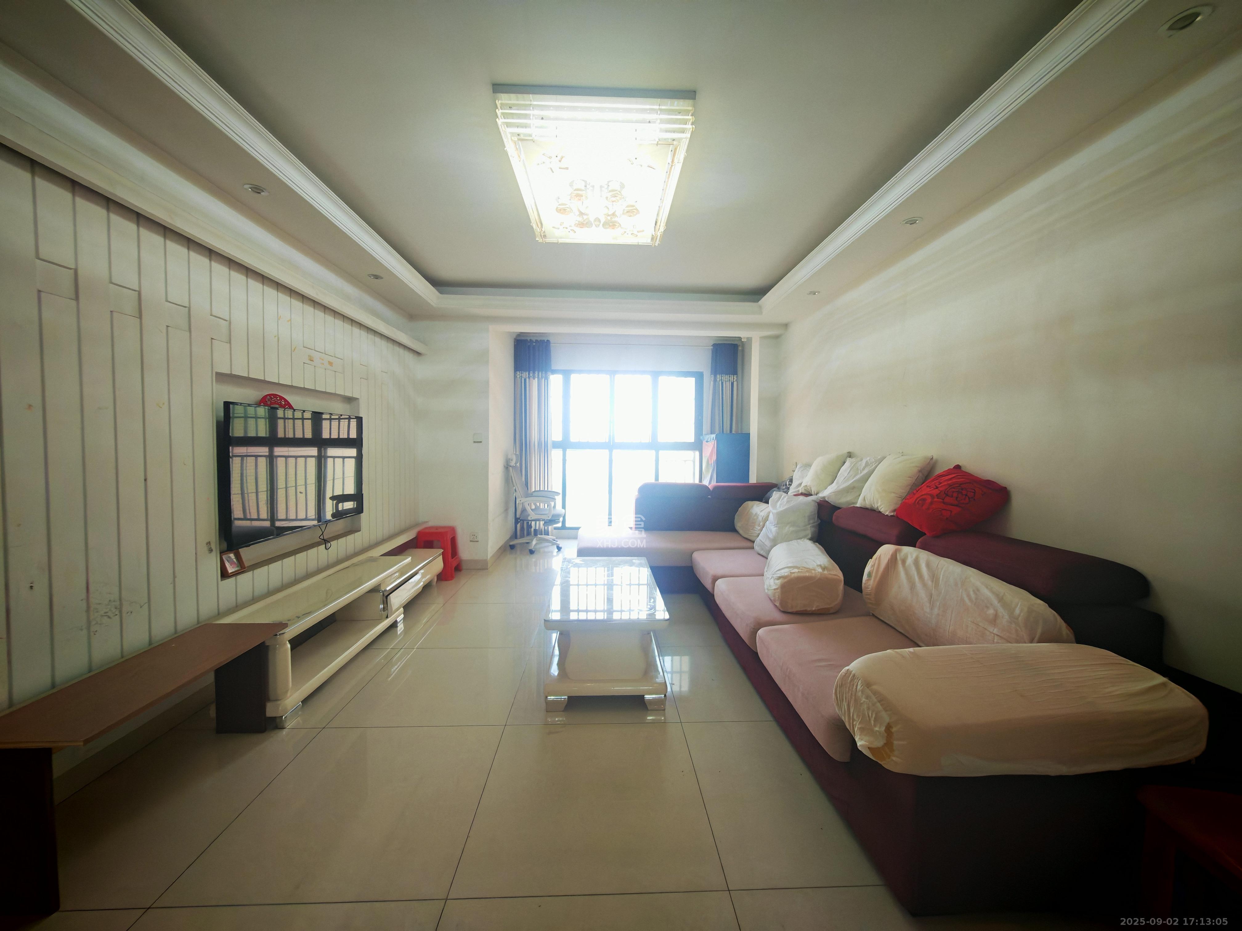 汇一城(汇壹公馆) 3室2厅2卫 2400.00元/月 汇一城(汇壹公馆) 3室2厅2卫 2400.00元/月室内图