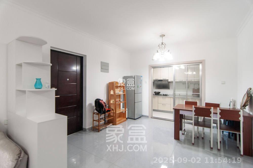 中海梅溪湖壹号  3室2厅1卫    3200.0元/月 中海梅溪湖壹号  3室2厅1卫    3200.0元/月室内图