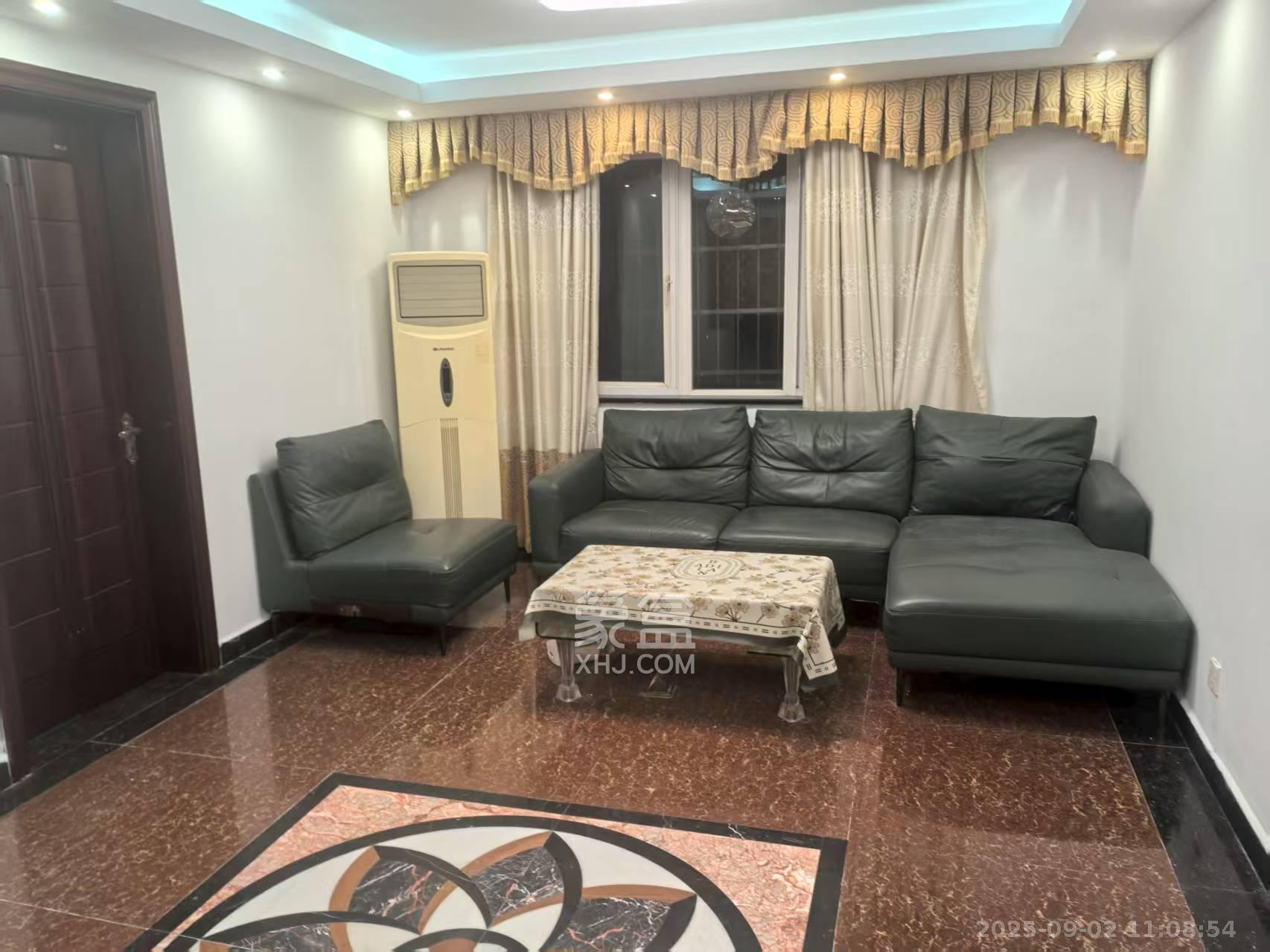 凤凰苑 2室2厅1卫 2600.0元/月 凤凰苑 2室2厅1卫 2600.0元/月室内图