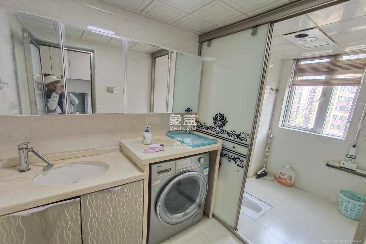 保利香槟国际 3室2厅2卫 2000.0元/月 保利香槟国际 3室2厅2卫 2000.0元/月室内图