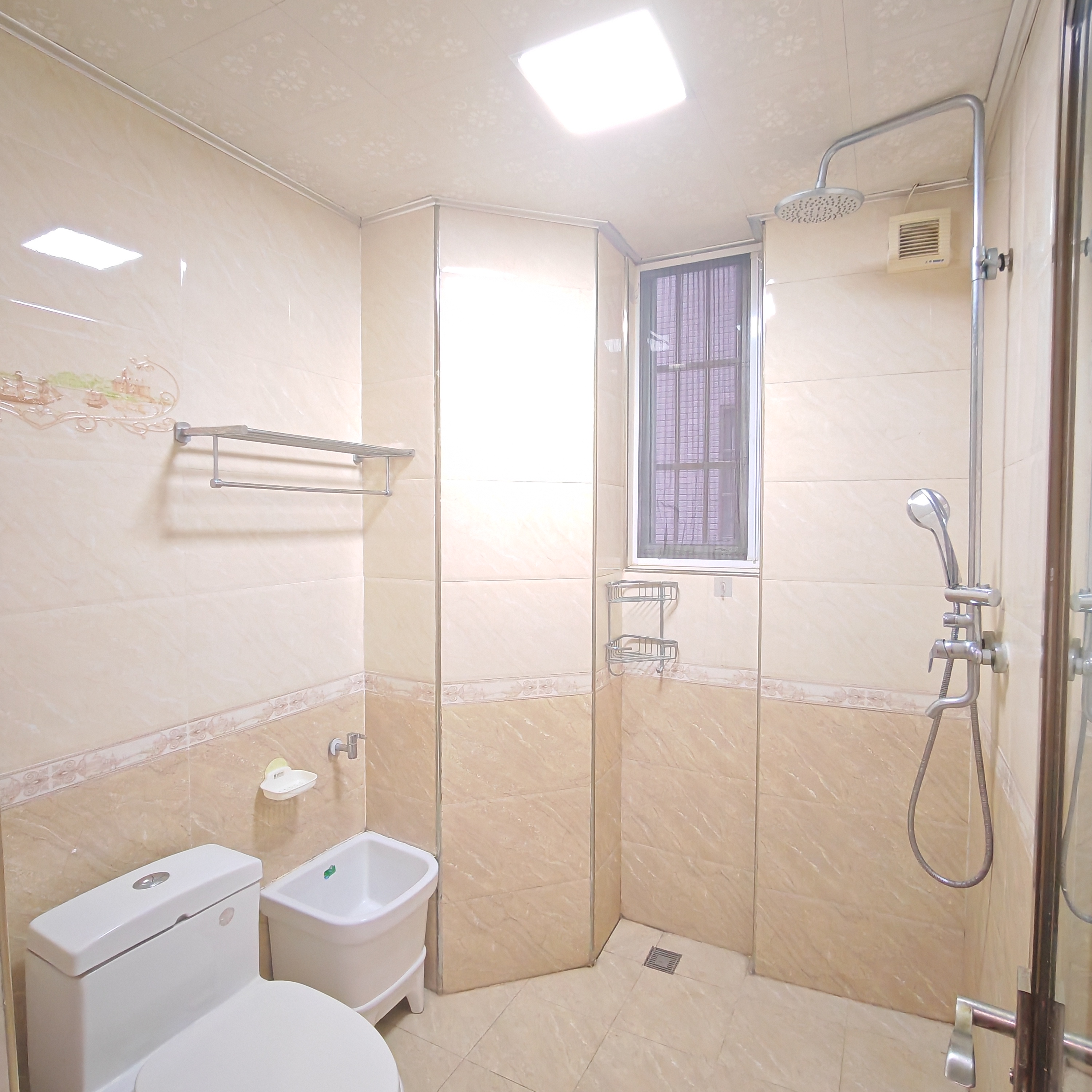 学苑公寓 3室2厅2卫 3100.0元/月 学苑公寓 3室2厅2卫 3100.0元/月室内图