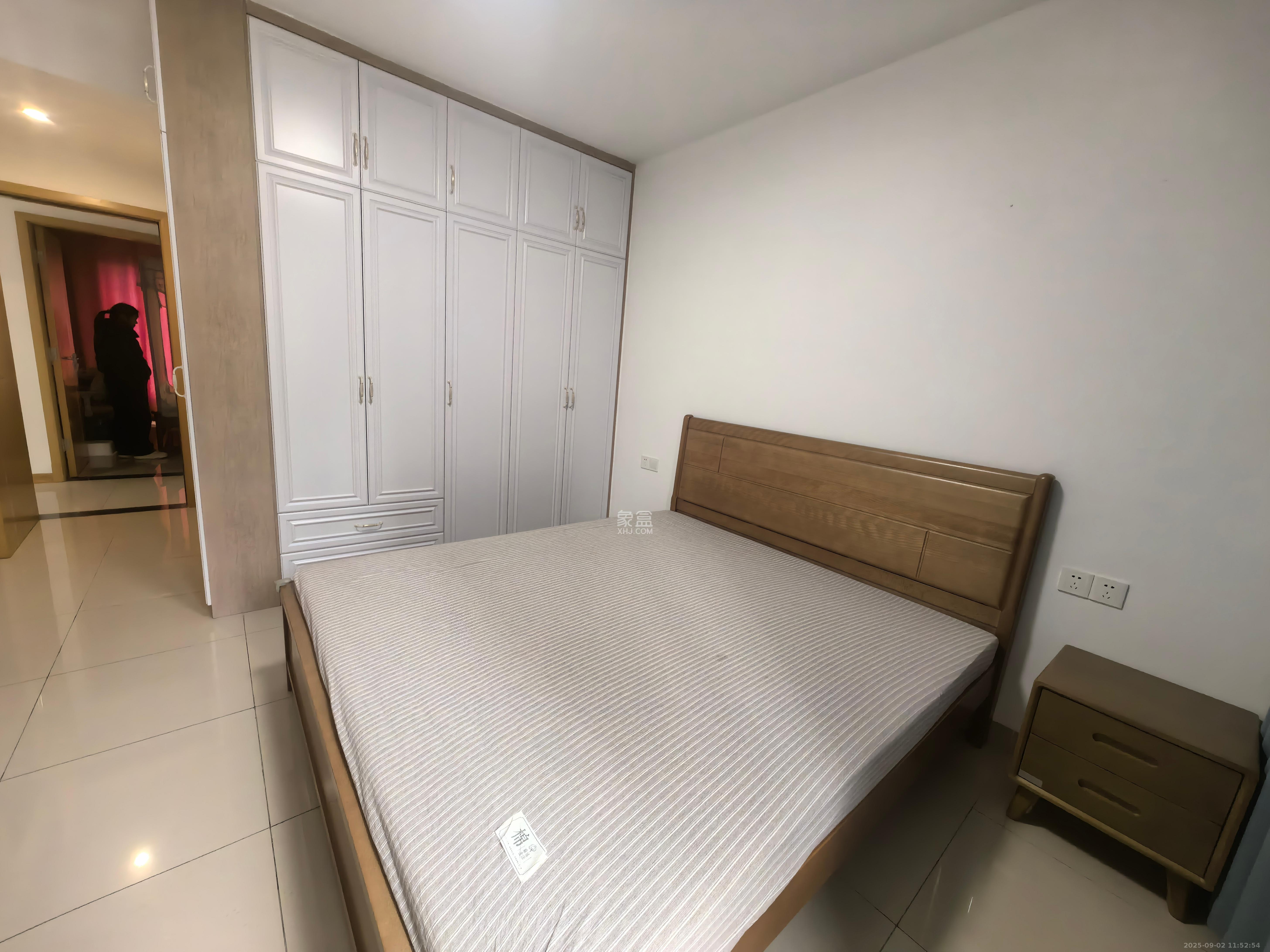 中海国际四期  2室2厅1卫    2000.0元/月 中海国际四期  2室2厅1卫    2000.0元/月室内图