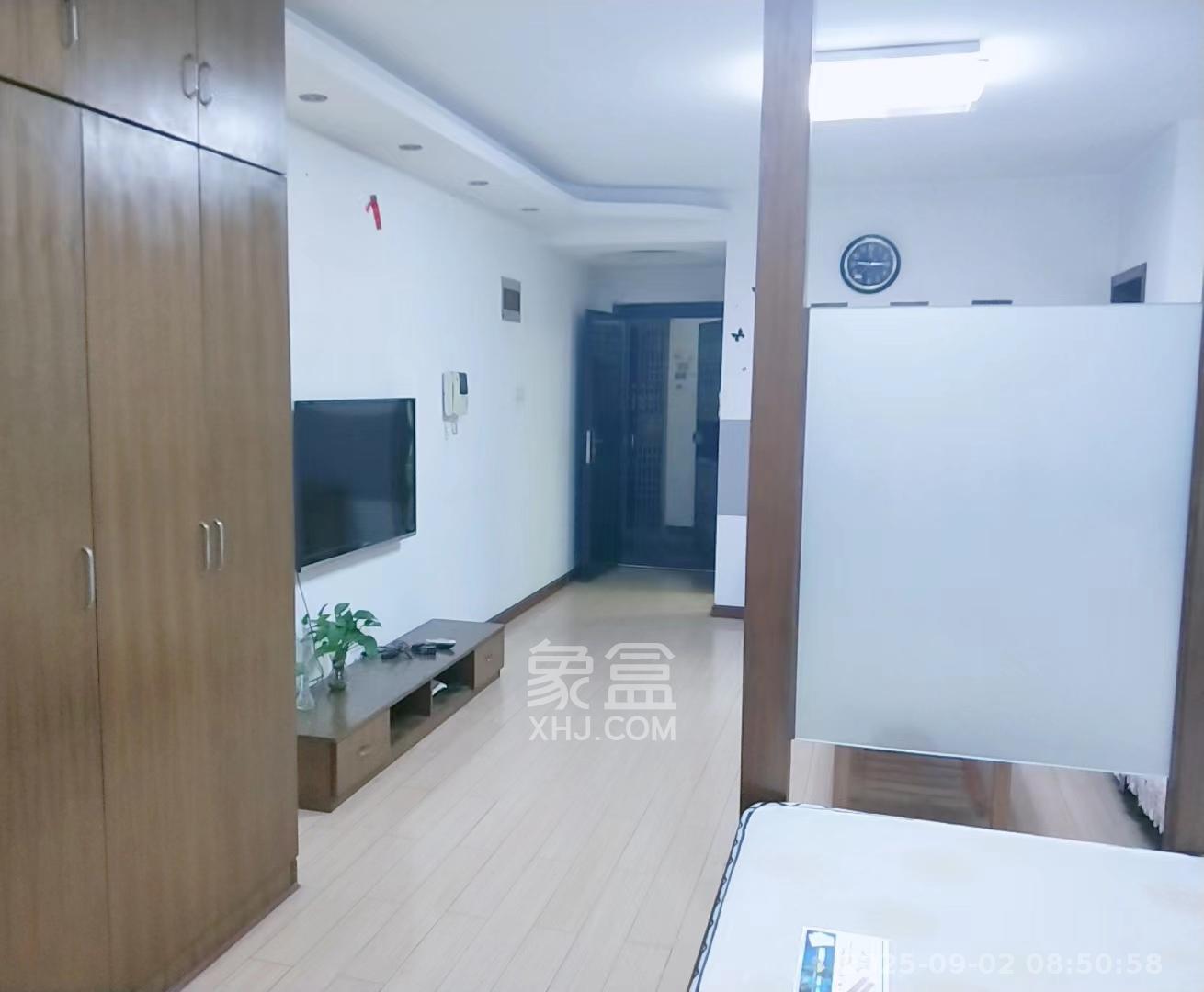 玛依拉山庄  1室1厅1卫   1900.00元/月室内图