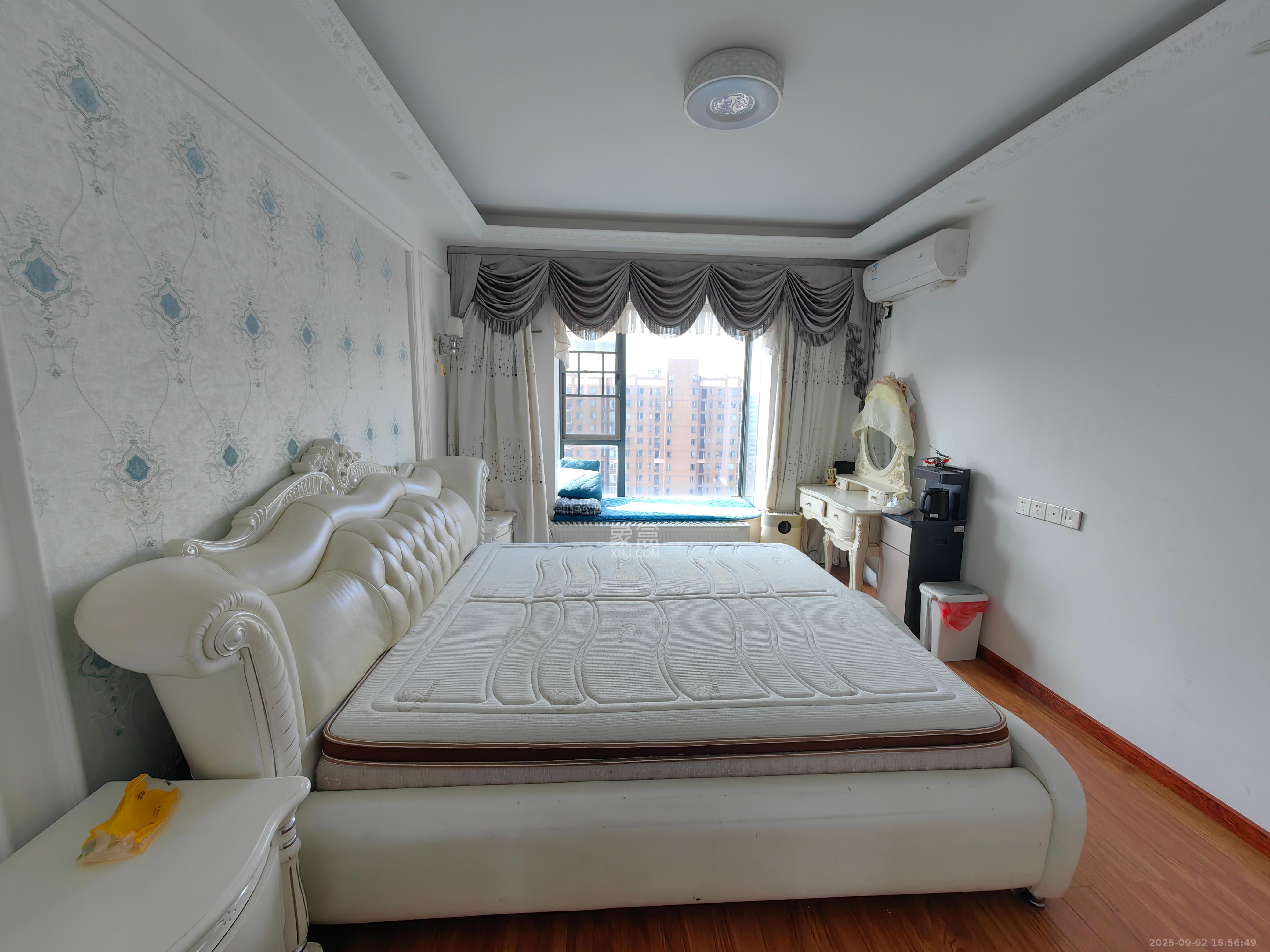 中欣楚天雅郡  3室2厅2卫    2400.0元/月室内图