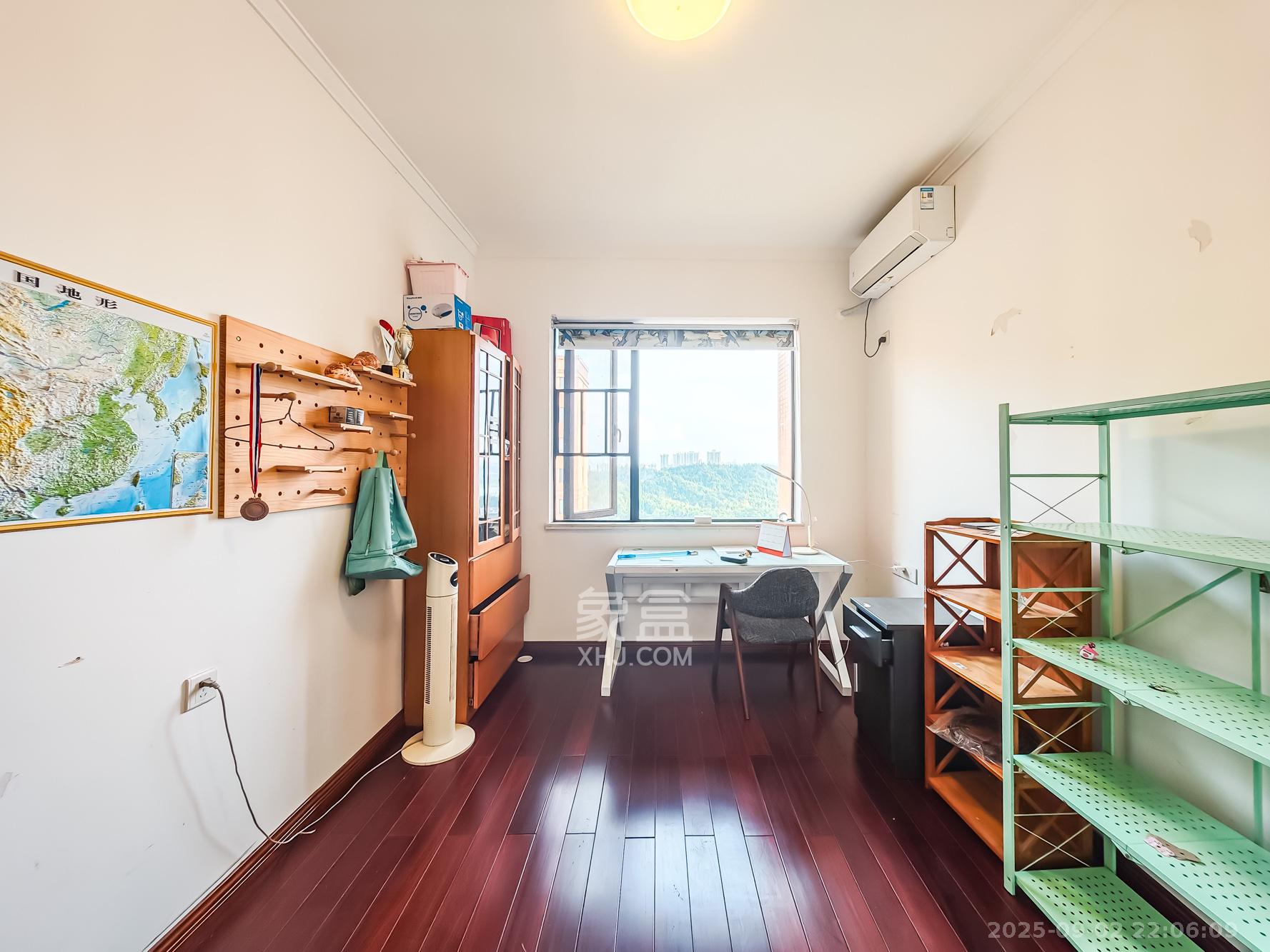 湘诚德峰小区A区  3室2厅2卫    80.0万 湘诚德峰小区A区  3室2厅2卫    80.0万卧室