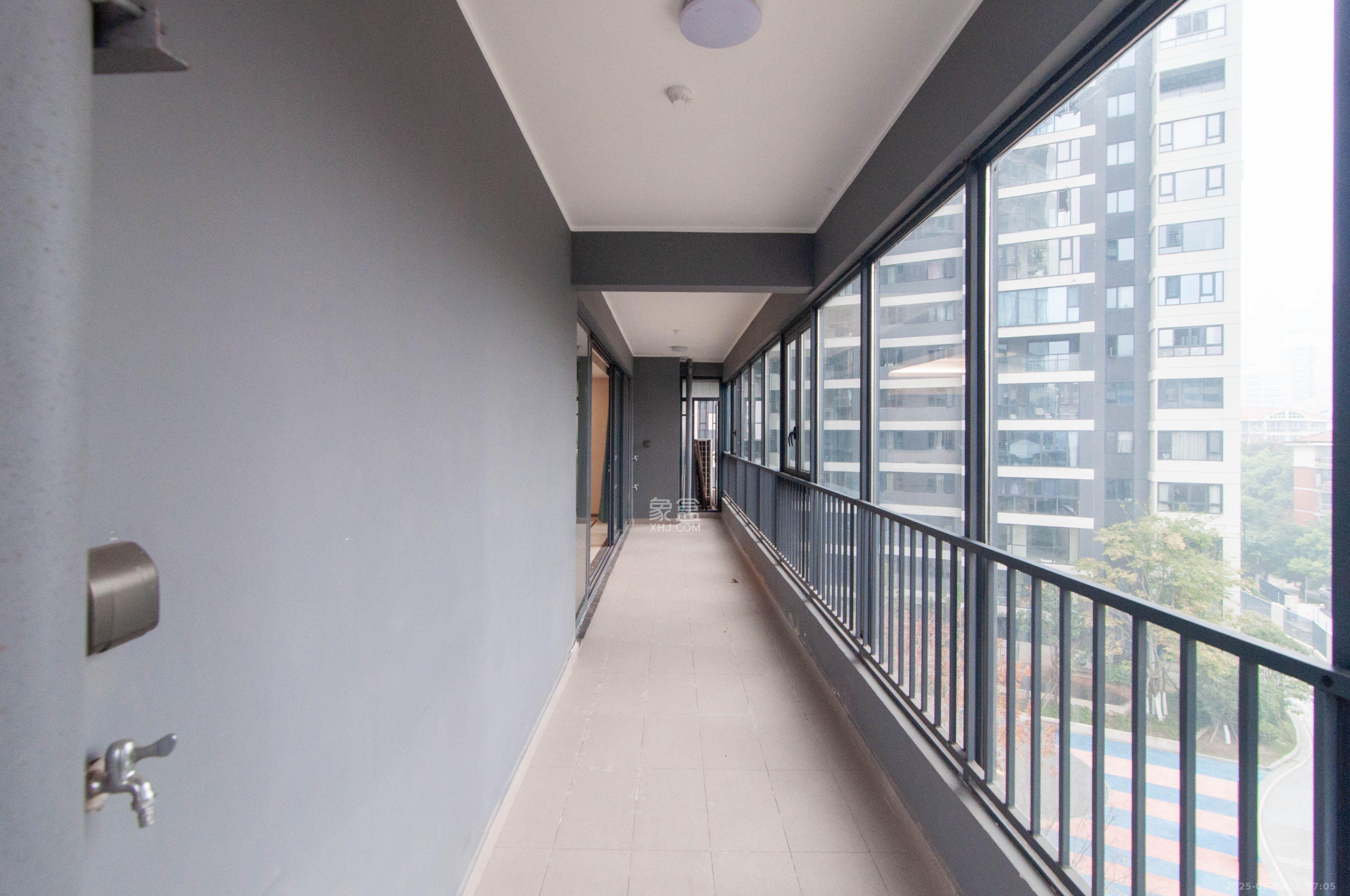 旭辉都会山 4室2厅3卫 8000.0元/月 旭辉都会山 4室2厅3卫 8000.0元/月室内图