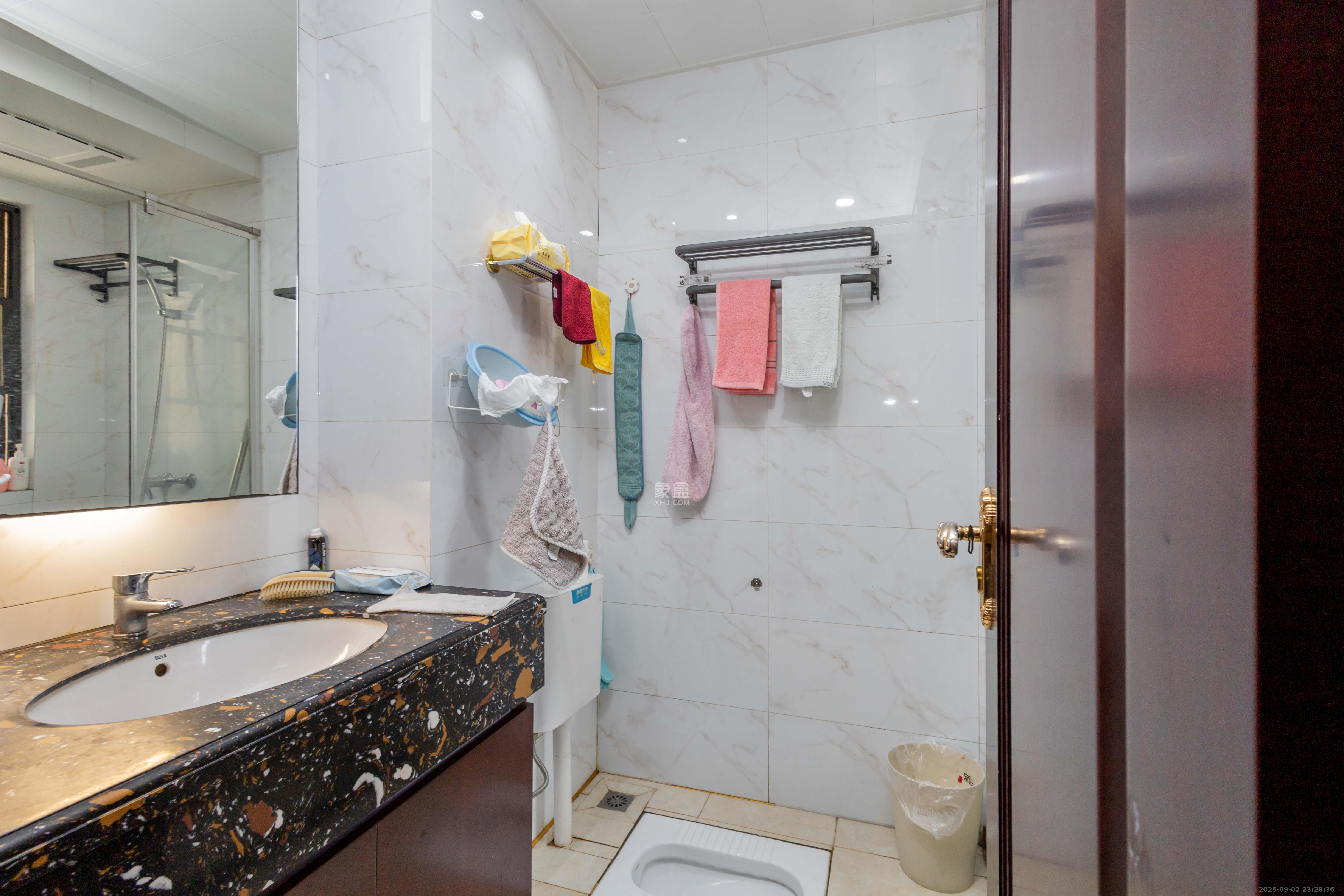 恒大江湾  3室2厅2卫    106.8万 恒大江湾  3室2厅2卫    106.8万卫生间