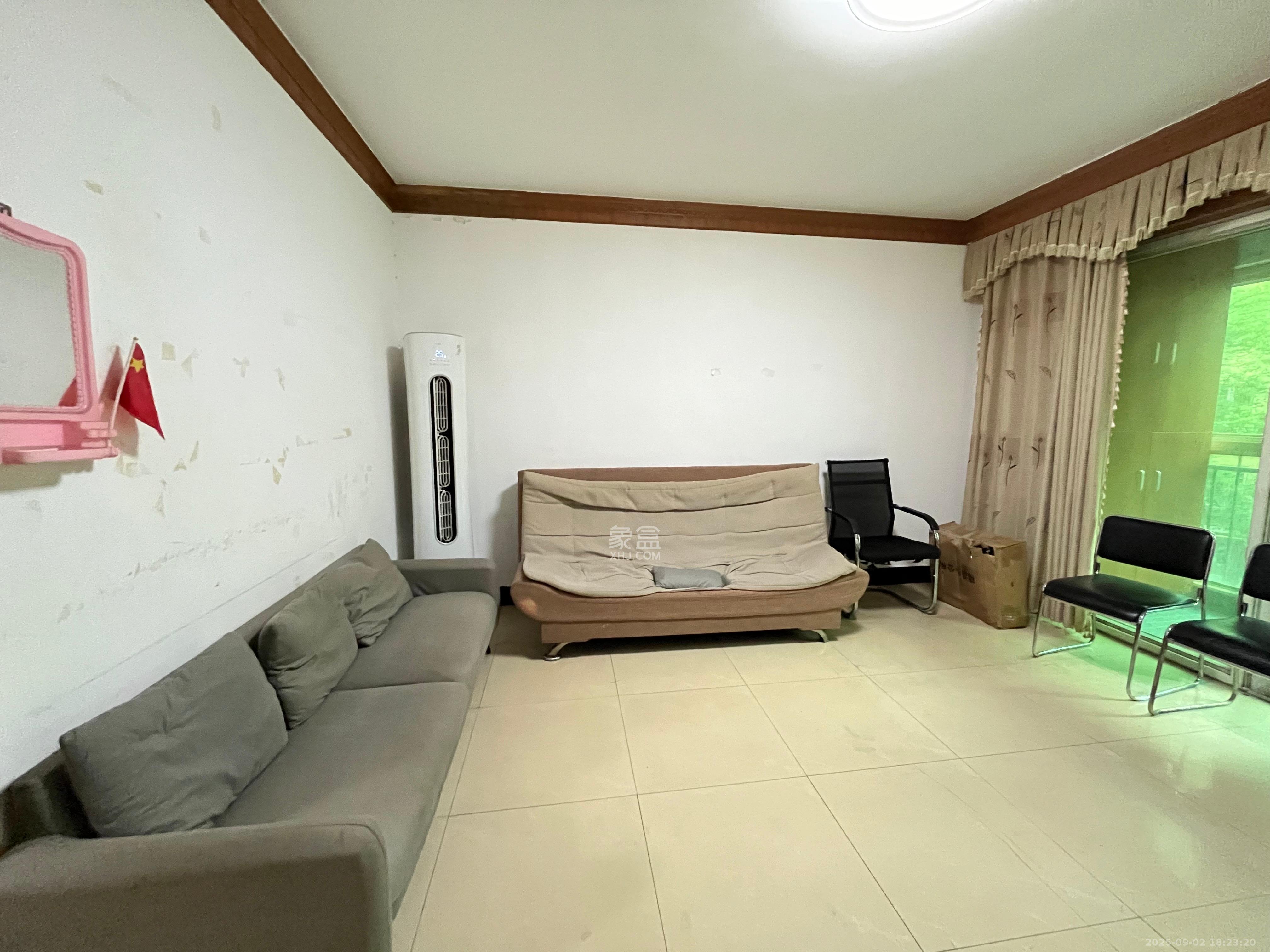 恩瑞麓山名园(龙王港小区)  2室2厅1卫    1800.0元/月 恩瑞麓山名园(龙王港小区)  2室2厅1卫    1800.0元/月