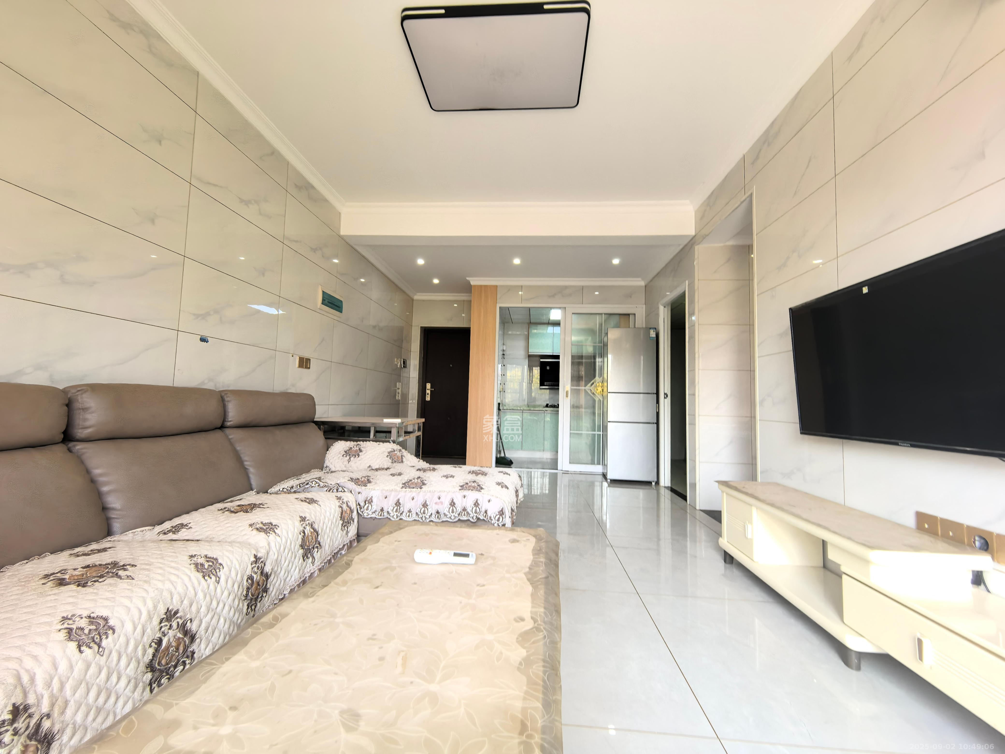 青春里小区 2室1厅1卫 1100.0元/月 青春里小区 2室1厅1卫 1100.0元/月室内图