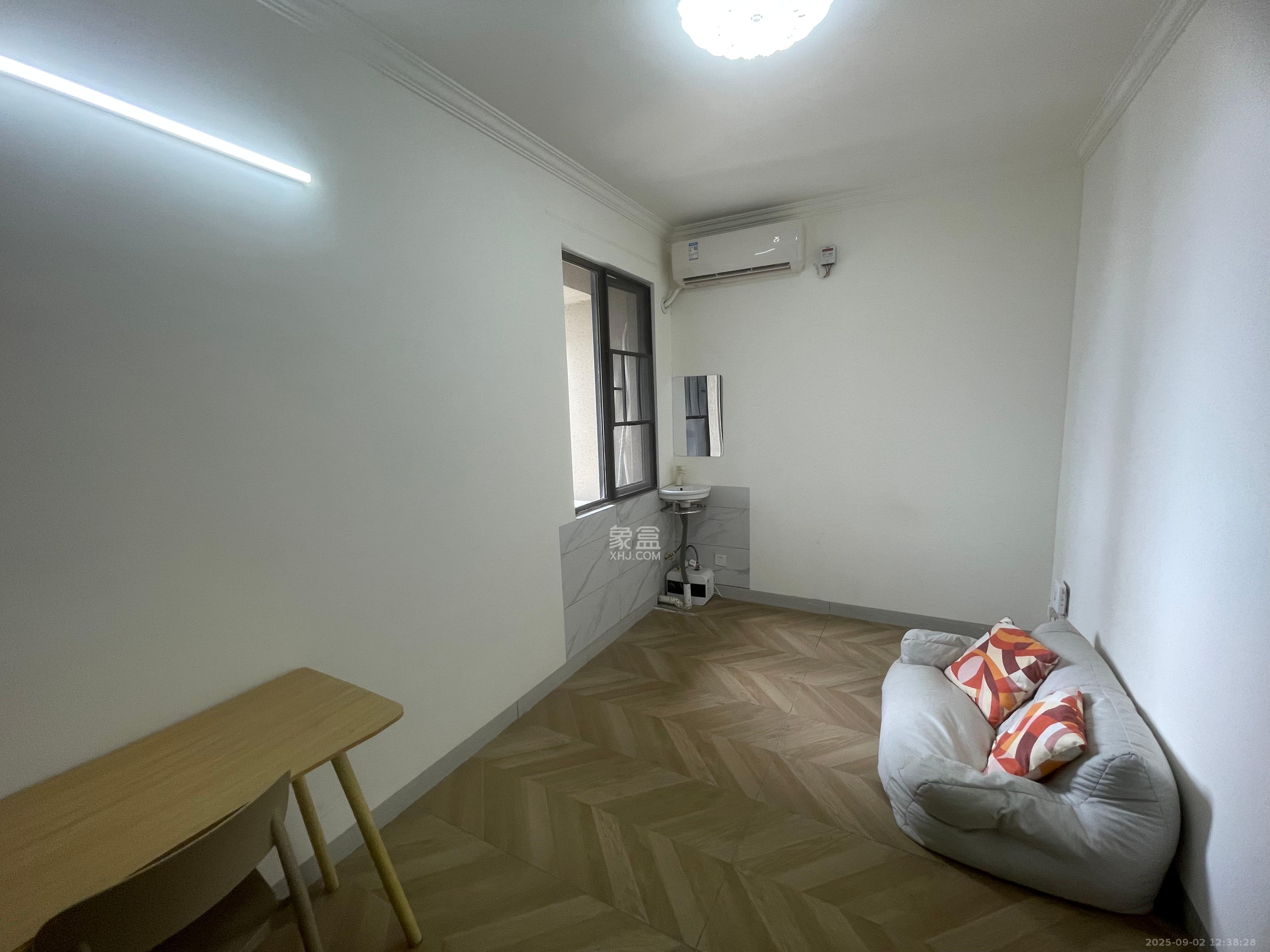 山语城三期  3室1厅1卫    2300.0元/月 山语城三期  3室1厅1卫    2300.0元/月室内图