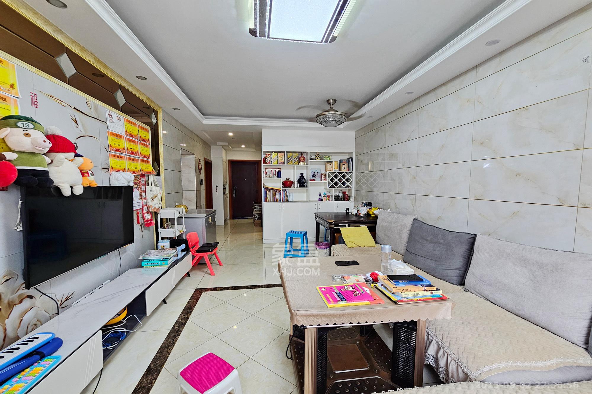 阳光城尚东湾青云苑 3室2厅1卫 75.0万 阳光城尚东湾青云苑 3室2厅1卫 75.0万客厅