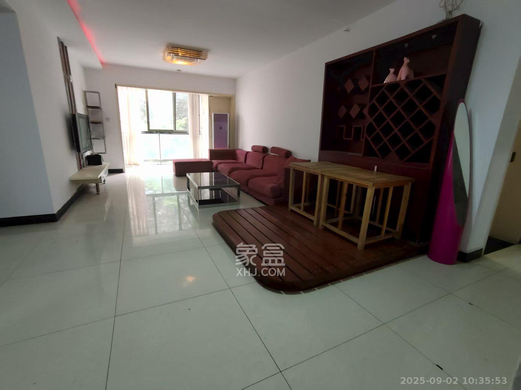 阳光100二期 4室2厅1卫 1800.0元/月 阳光100二期 4室2厅1卫 1800.0元/月室内图