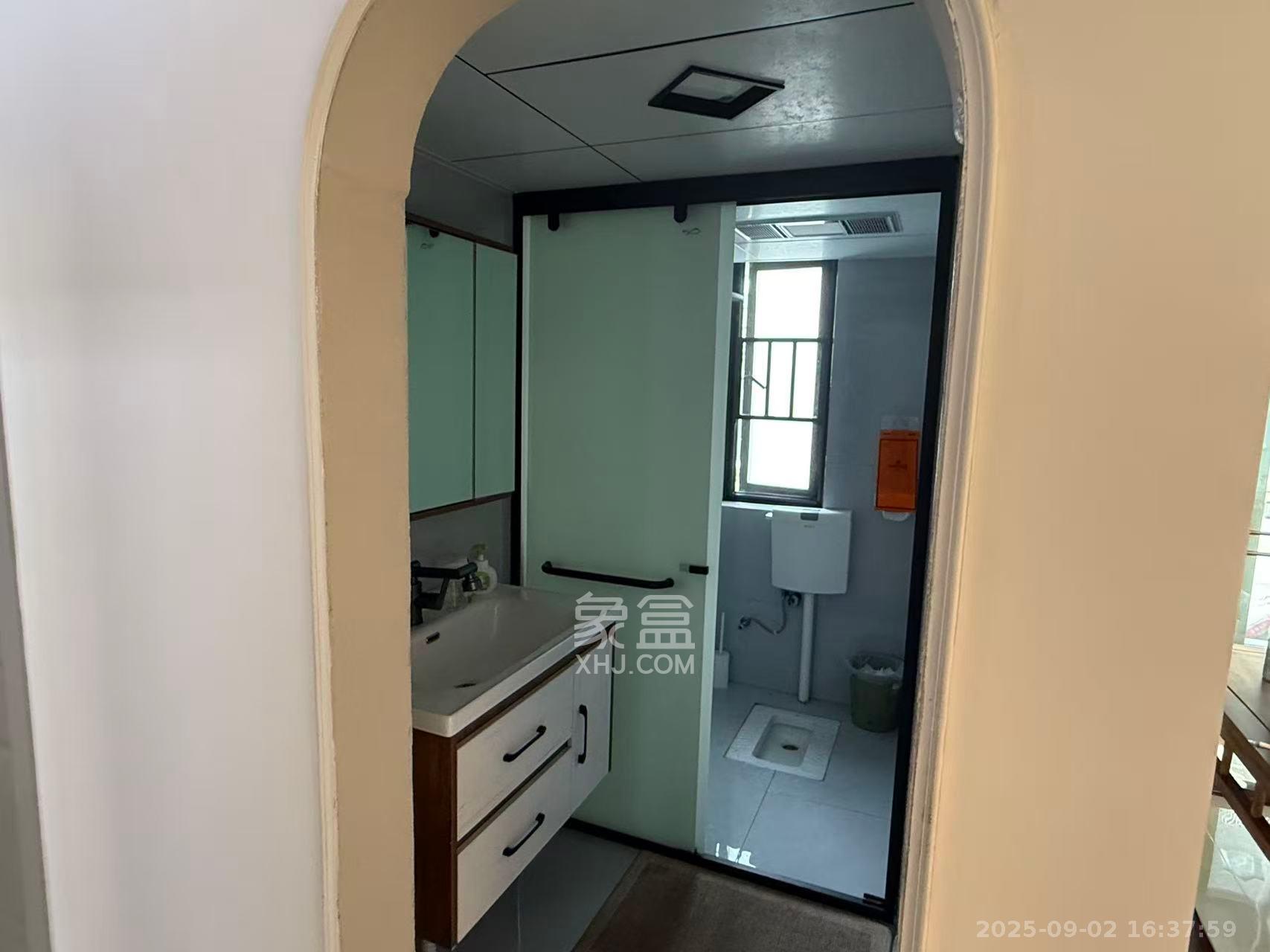 嘉宇盛世华章  3室2厅1卫    4800.0元/月室内图